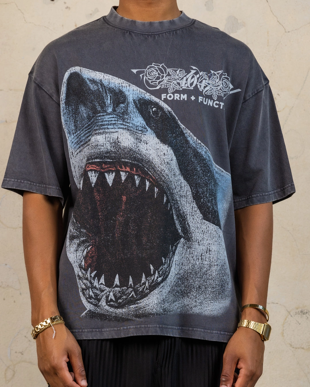 404 Riptide Vintage T-Shirt Charcoal Anti Pilling Surface Fashionable Look
