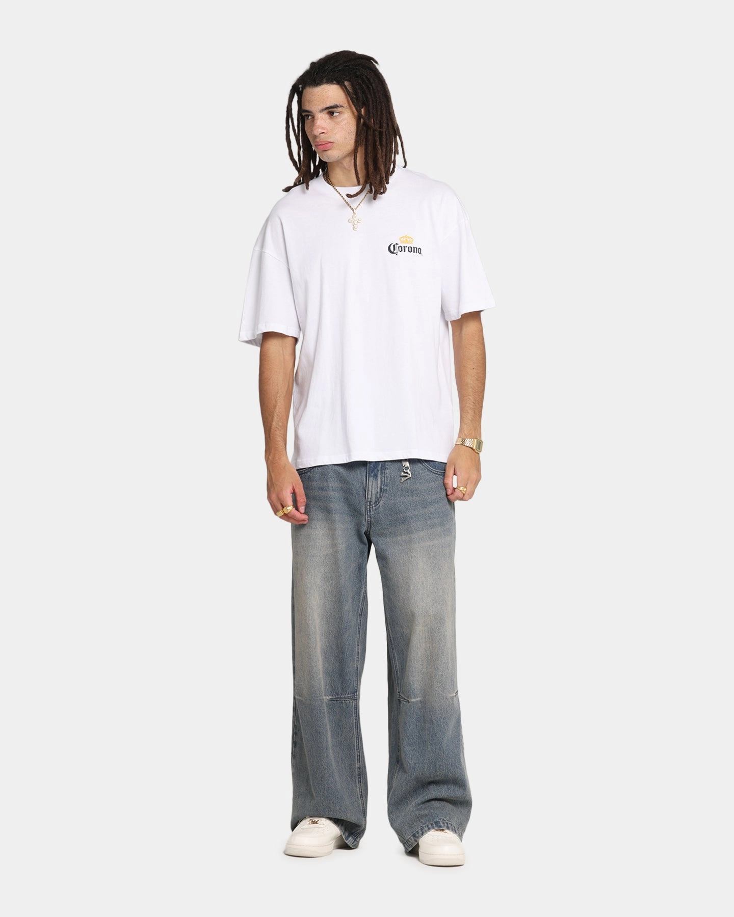 Light Outfit 73 Studio Corona T-Shirt White
