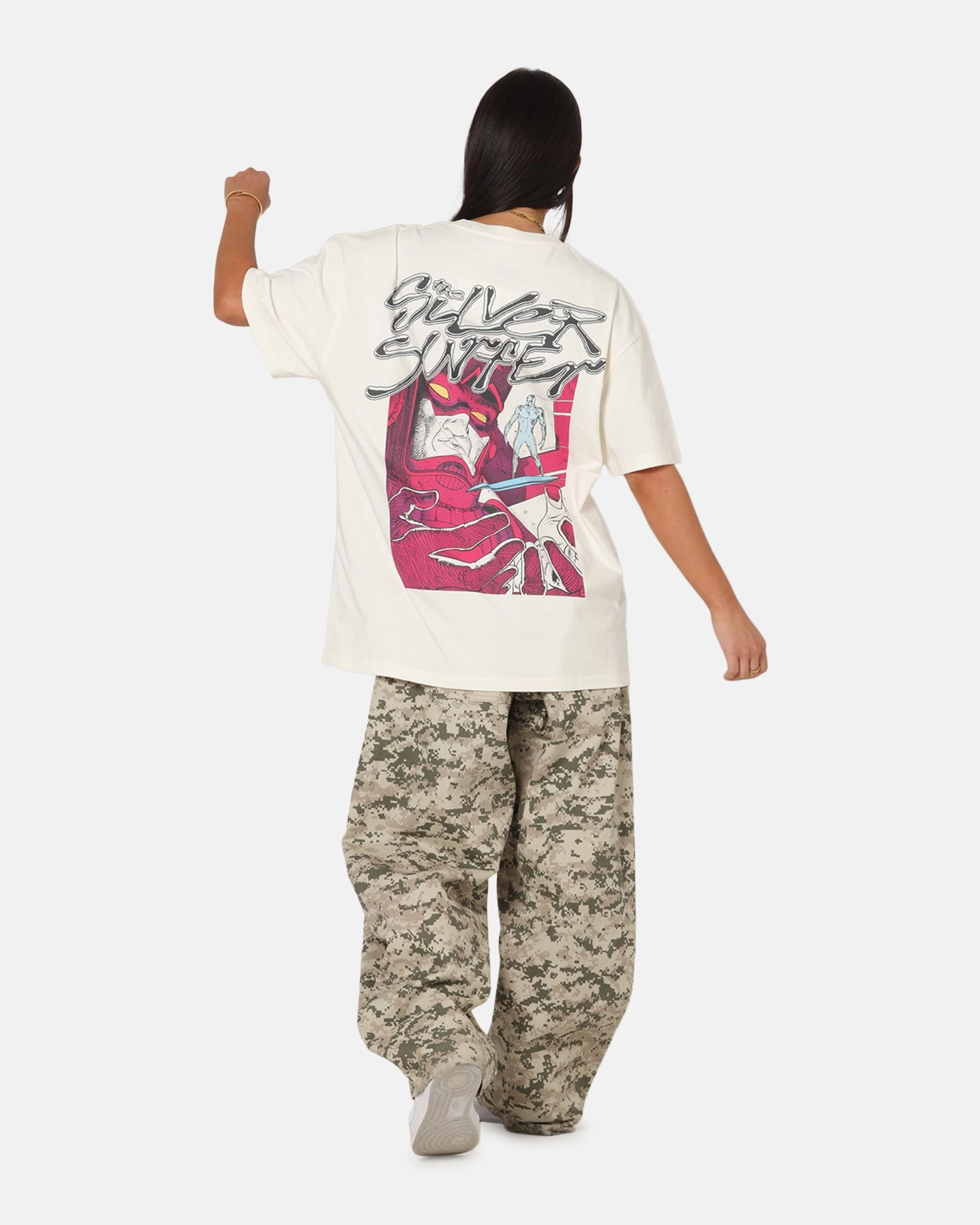 ReinforcedNeckline 73 Studio Marvel Fantastic Four Silver Surfer Heavy T-Shirt Off White
