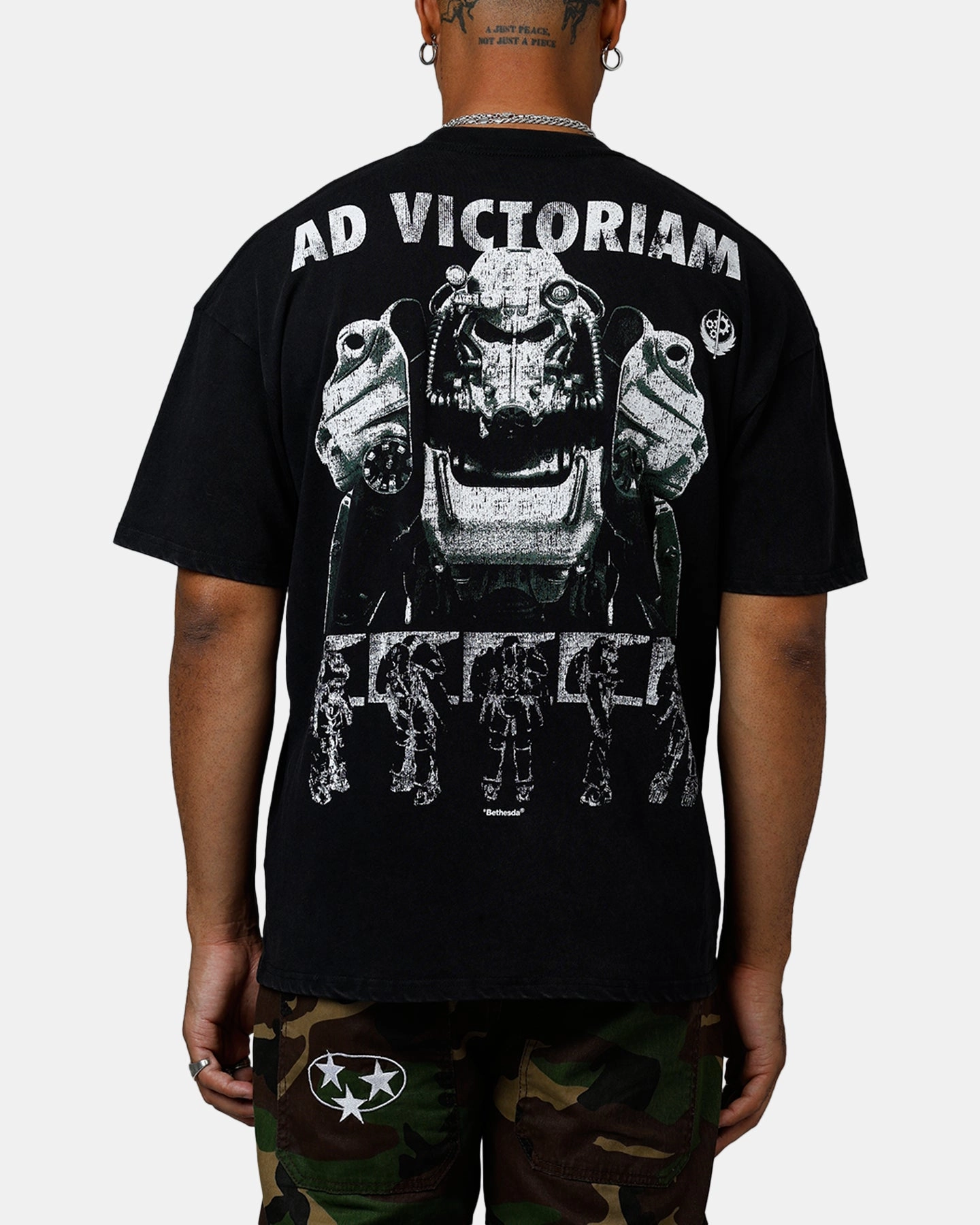 73 Studio X Fallout '15 Fallout 4 Vintage T-Shirt Off Black Office Attire