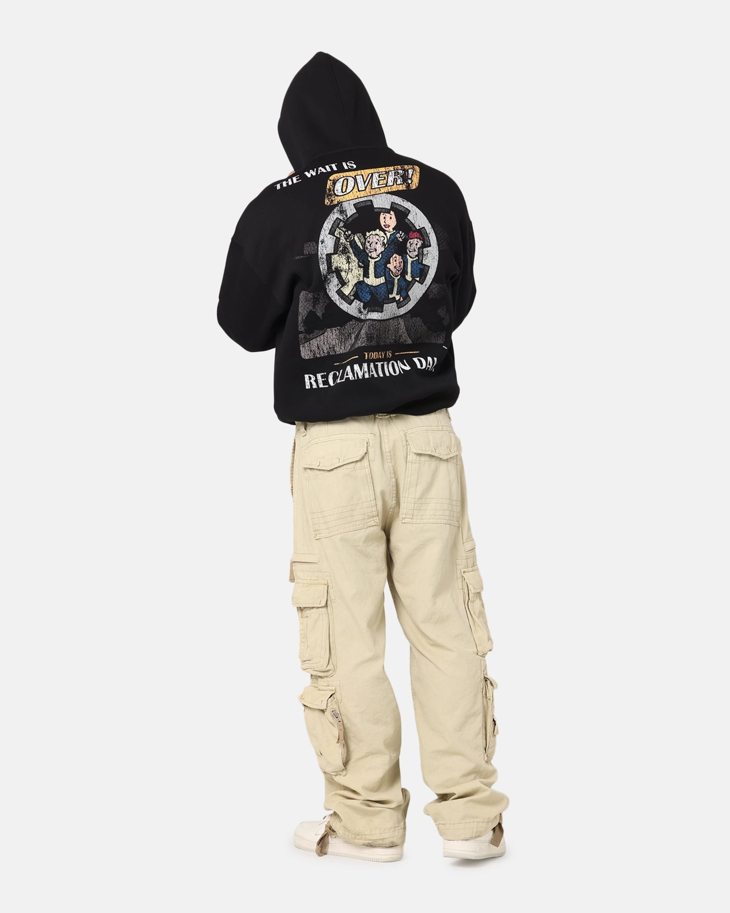 Lightweight Material 73 Studio X Fallout '76 Fallout Premium Hoodie Black