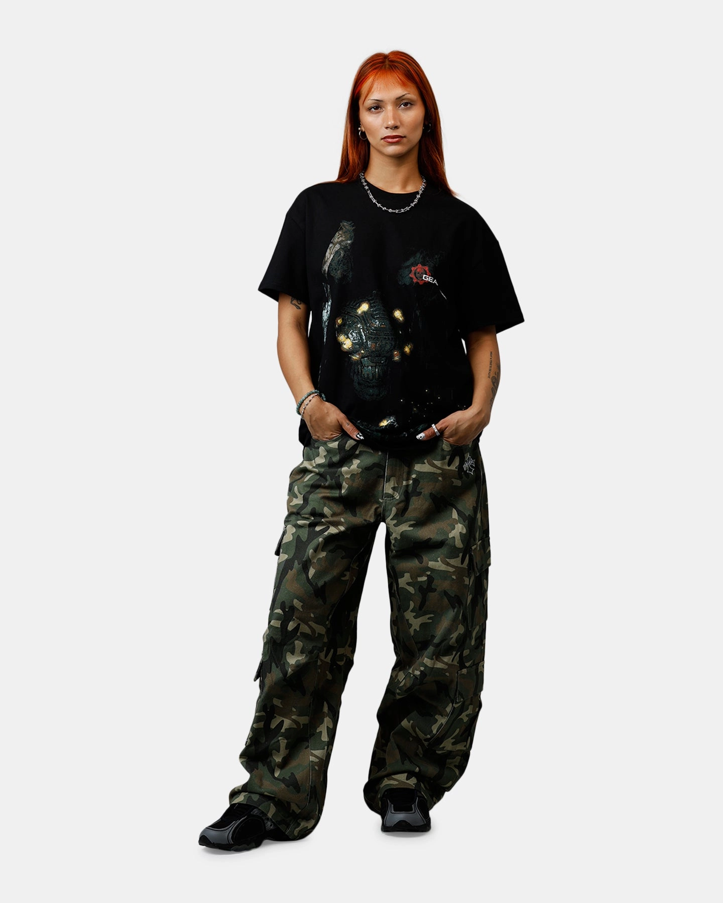 Contrast Inner Binding 73 Studio X Gears Of War '06 Mad World T-Shirt Black