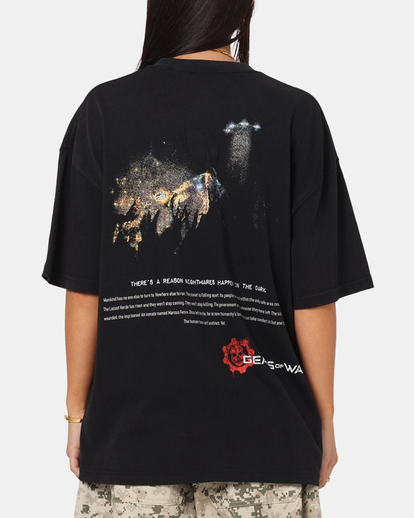 Essential Layer 73 Studio X Gears Of War '06 Mad World Vintage T-Shirt Black Acidwash