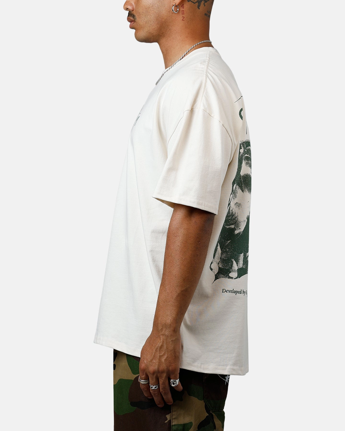 73 Studio X The Elder Scrolls V: Skyrim Vintage T-Shirt Off White SeamlessConstruction Trendy Tops
