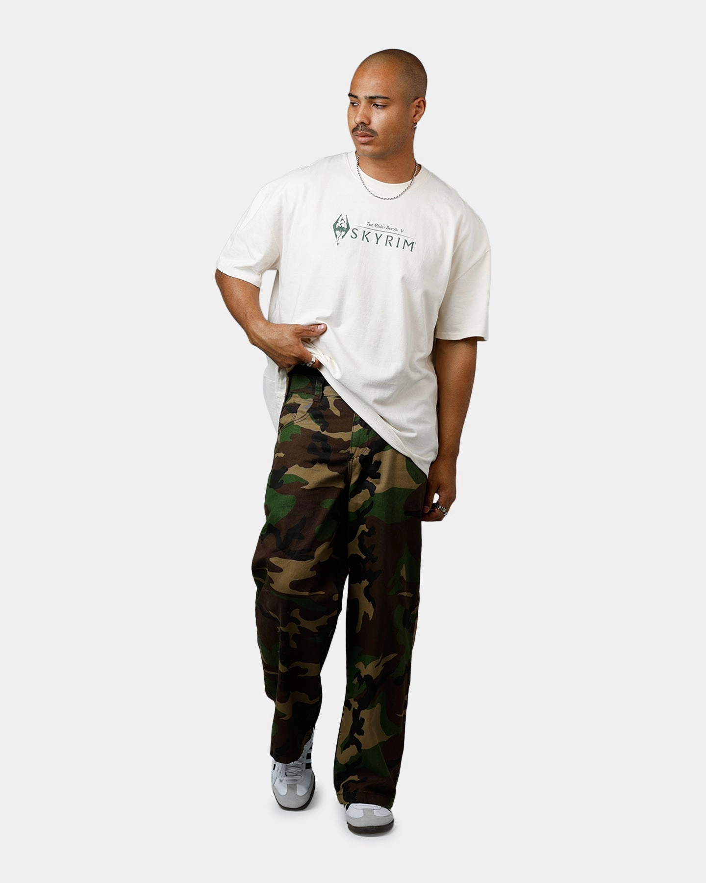 Trendy Comfort Wear Casual Layers 73 Studio X The Elder Scrolls V: Skyrim Vintage T-Shirt Off White