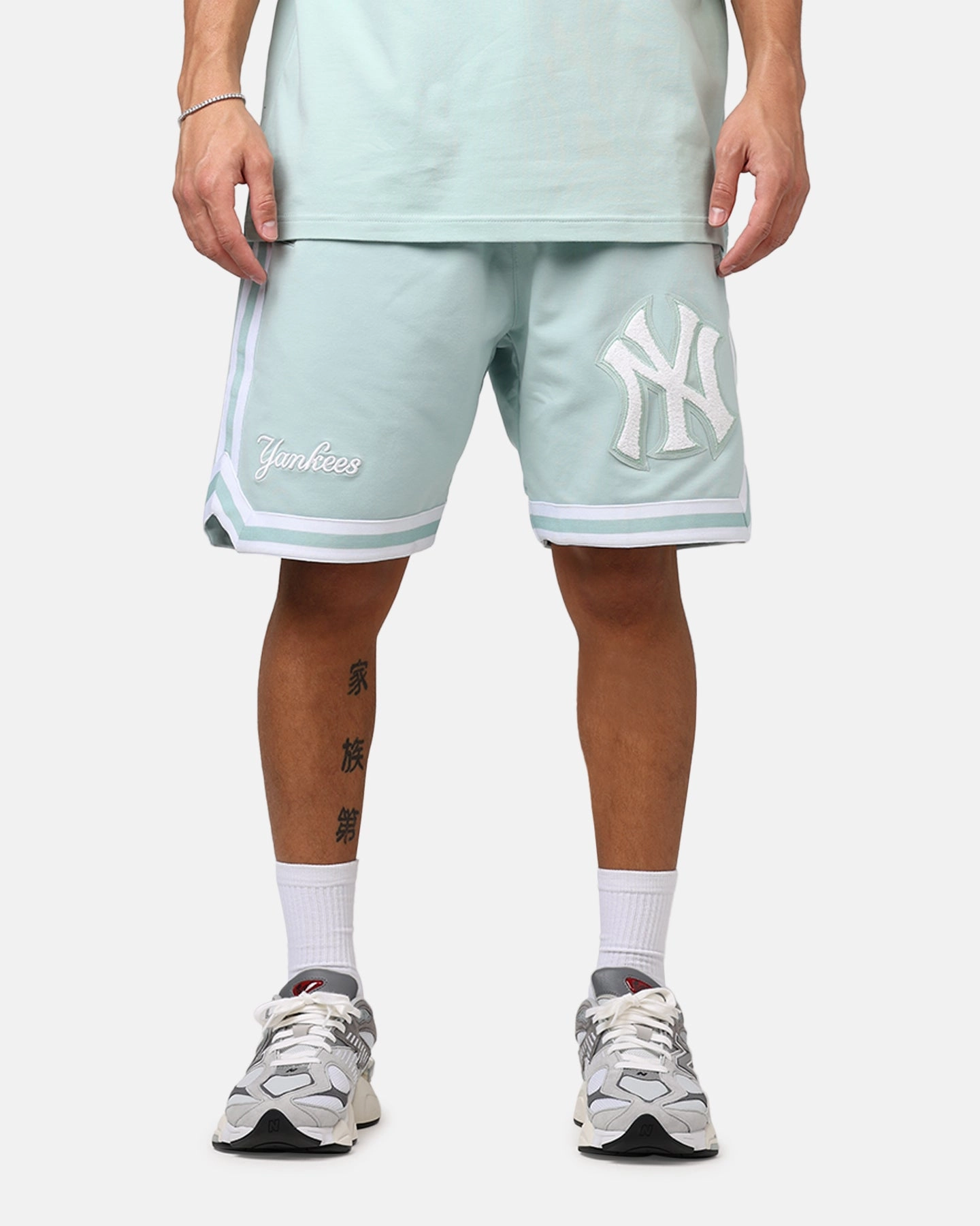 holiday apparel New Era New York Yankees 'Logo Select Mint' Shorts Mint/White