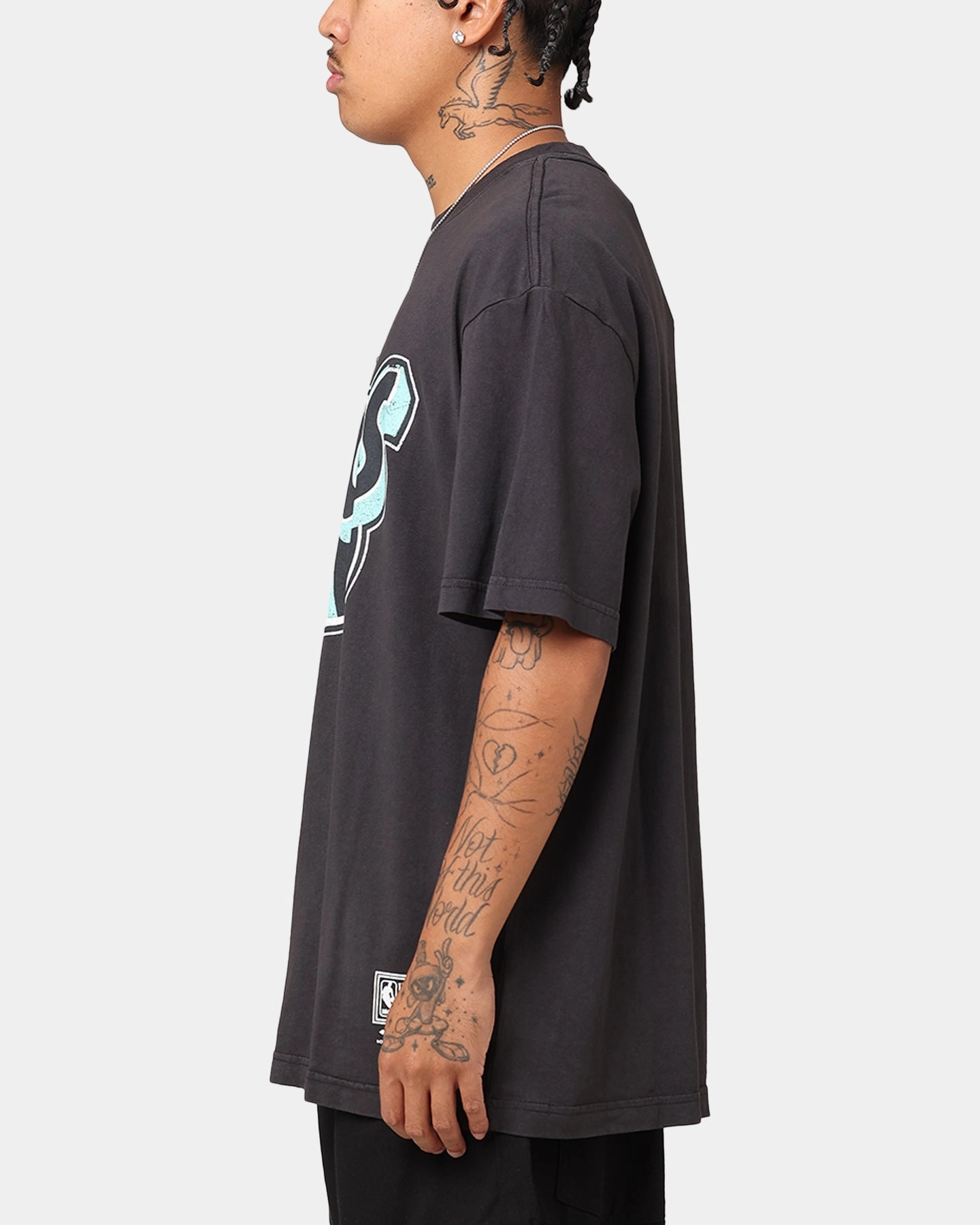 Mitchell & Ness Seattle Sonics Ice Blue Logo T-Shirt Faded Black Everyday Essential Seasonal Outfit