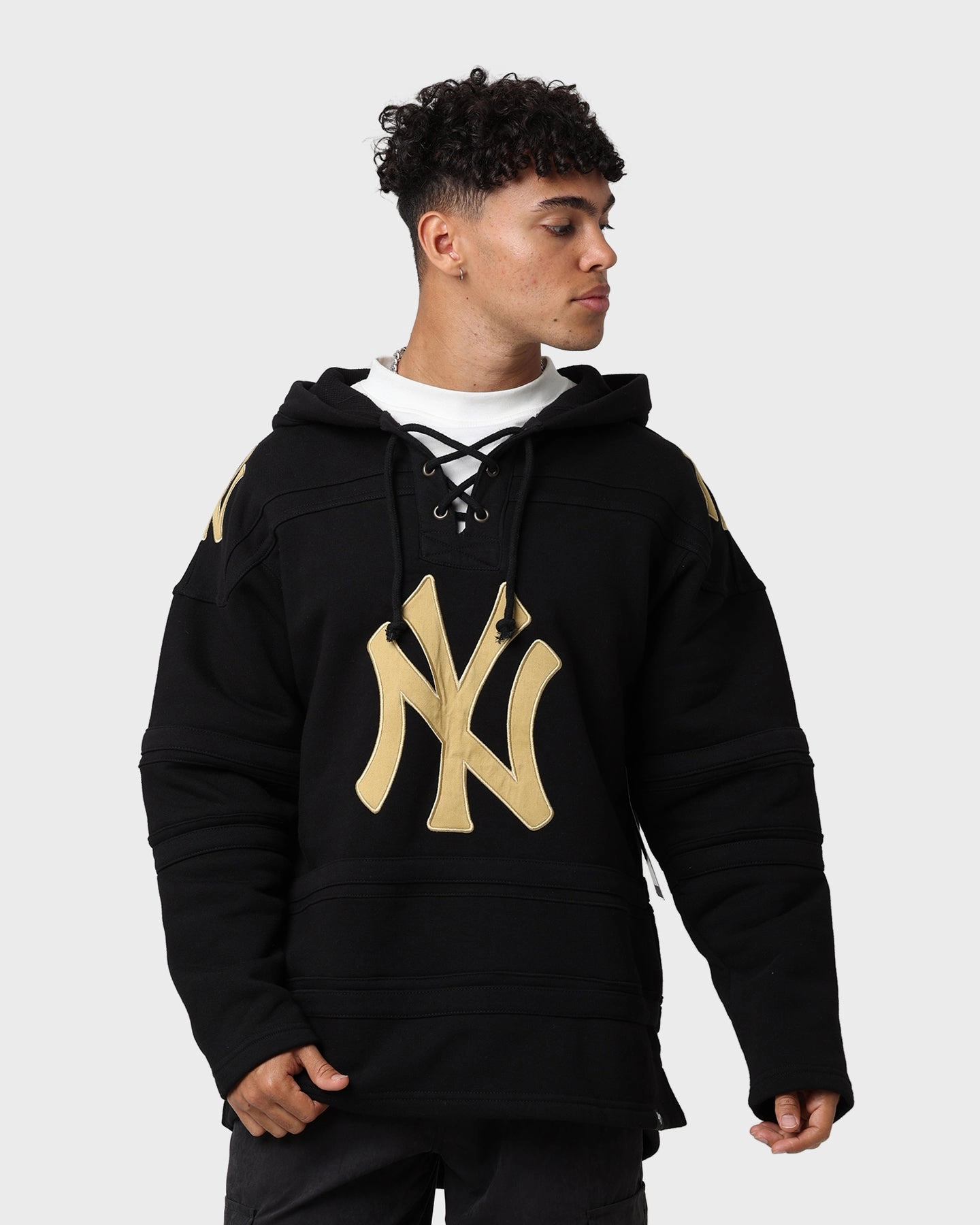 47 Brand New York Yankees Superior Lacer Hoodie Black/Gold Certificate