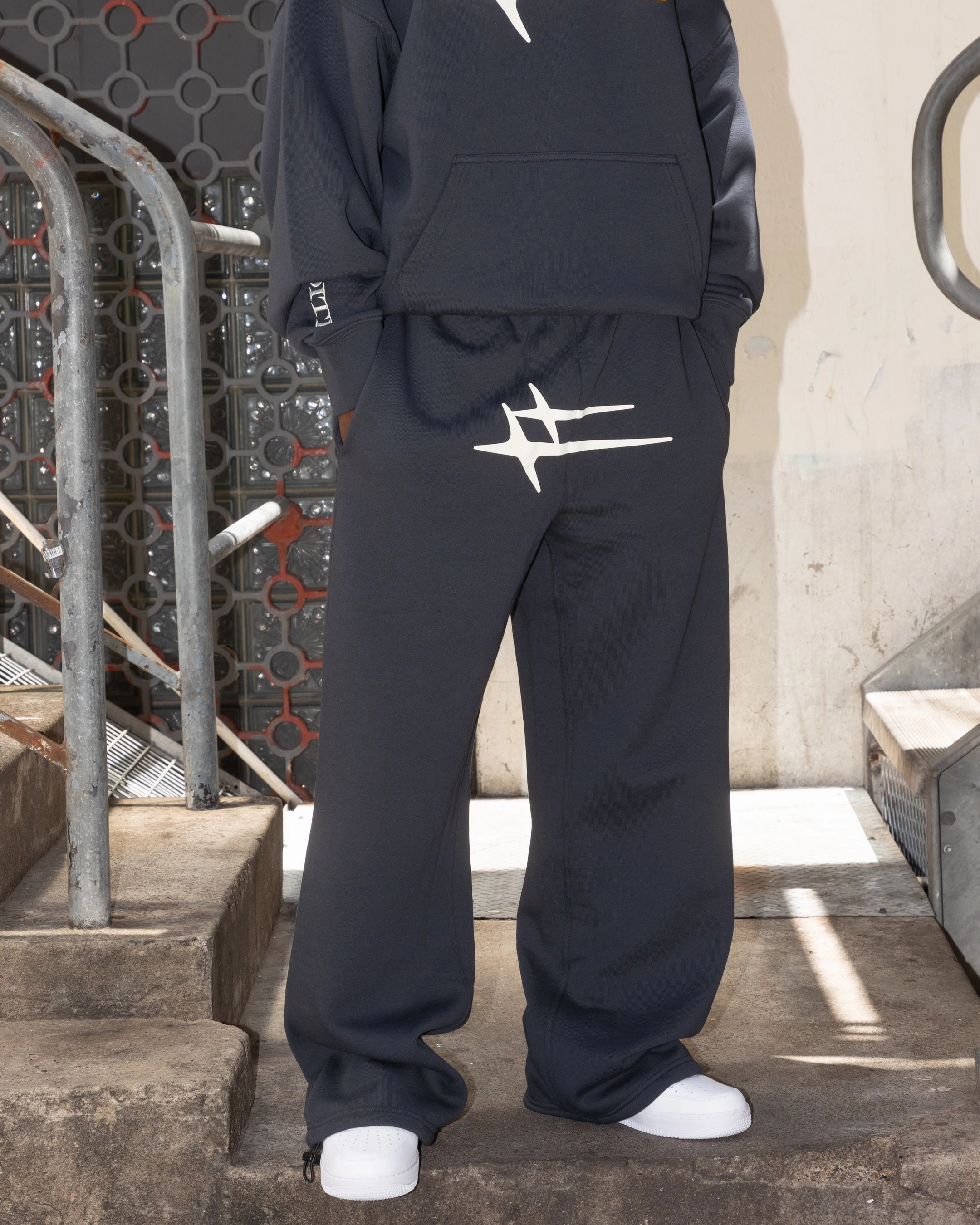 Loiter Hybrid Sweatpants Charcoal MoistureWicking