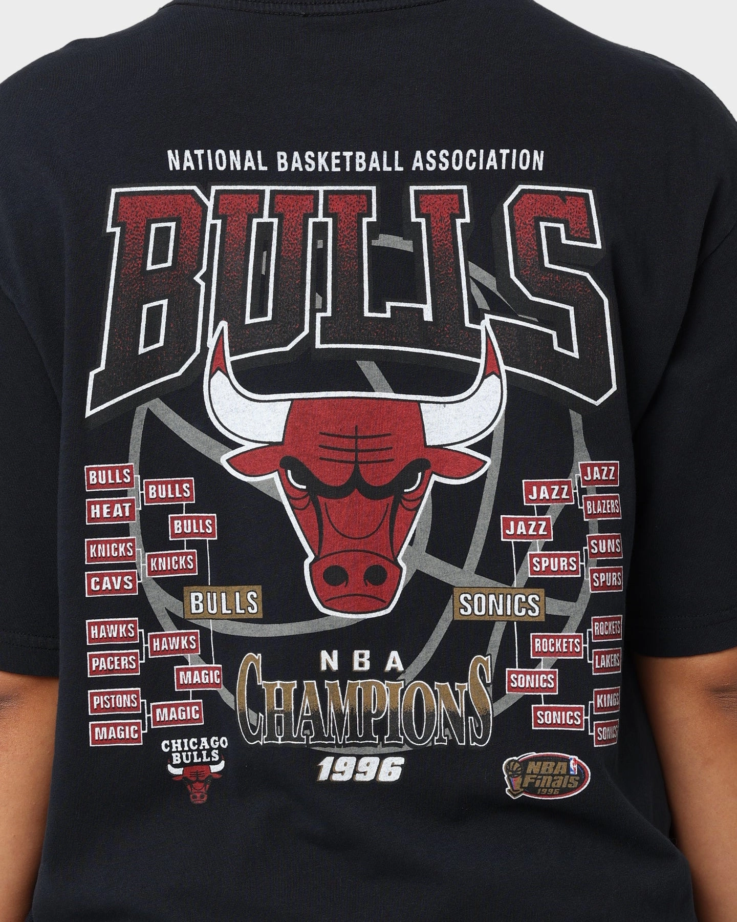 Seasonal Layer Mitchell & Ness Chicago Bulls Finals Vintage T-Shirt Faded Black