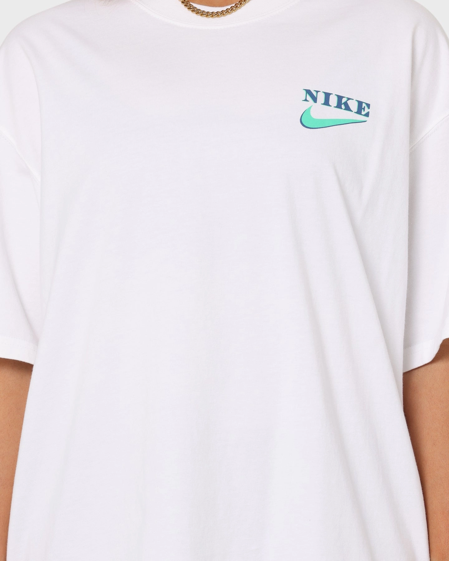 Versatile Fit Nike Sportswear Mercato Vintage T-Shirt White/Green Shock/White