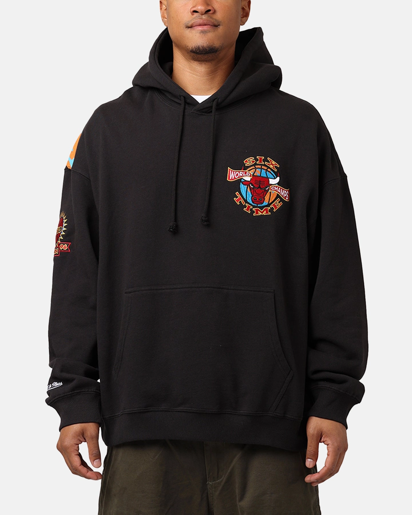 suitable for indoor activities Chic Look Mitchell & Ness Chicago Bulls 6 Time Hoodie Black