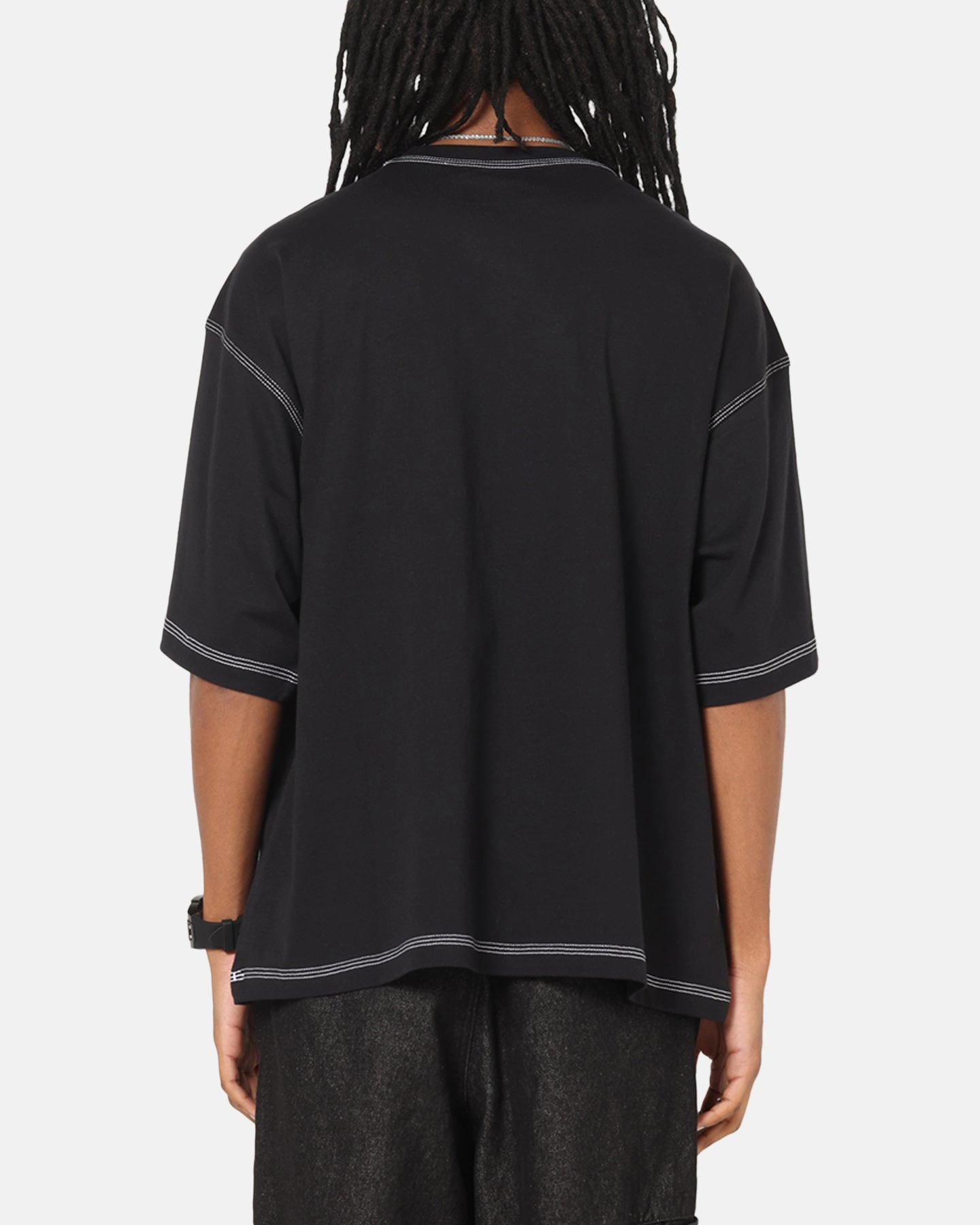 Relax Outfit Classic Trend Look Adidas Essentials T-Shirt Black
