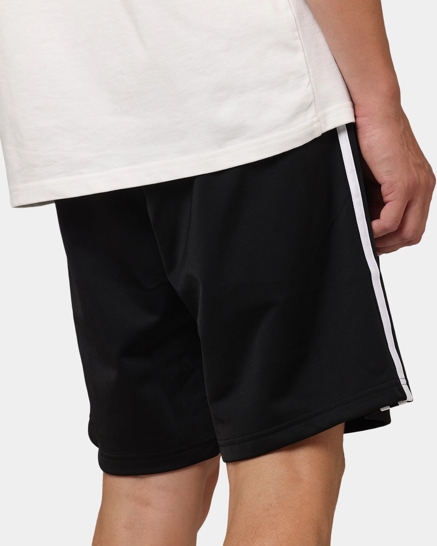 Adidas Firebird Shorts Black/White Smart Fit Chill Look