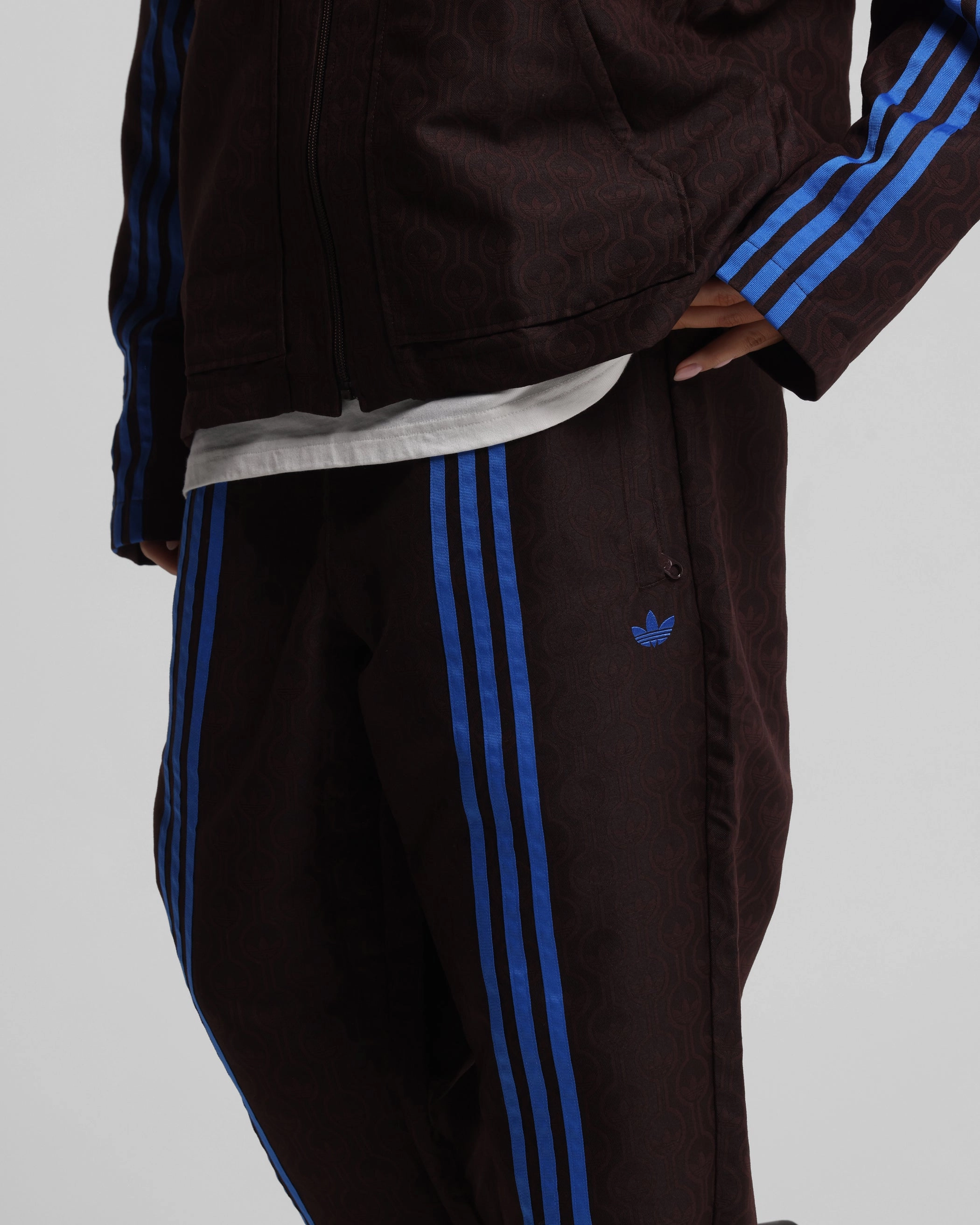 Non Clip Adidas Originals 70's Club Trackpants Brown