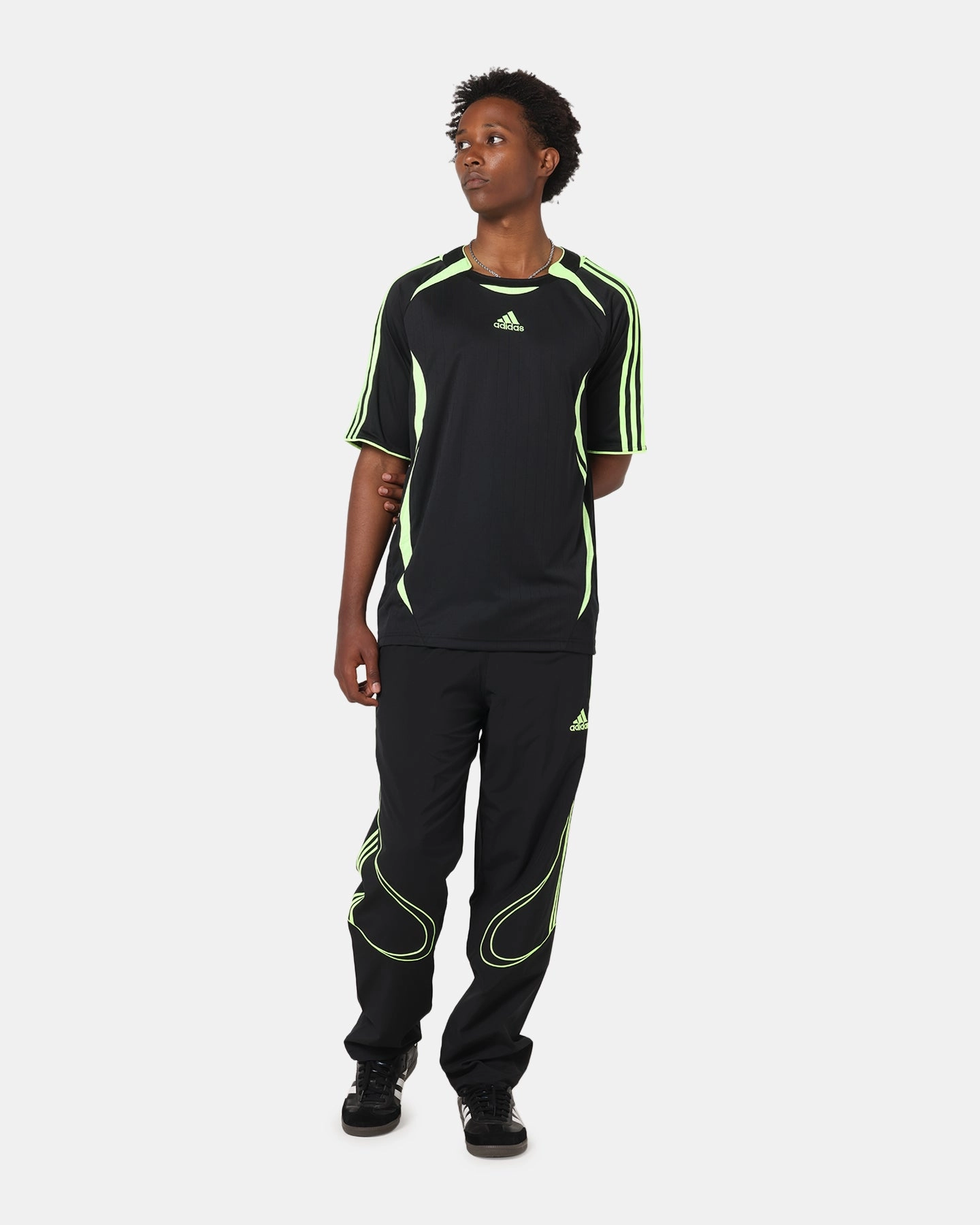 Adidas Teamgeist Adicolor Track Pants Black/Green HiddenPockets Smooth zipper closure