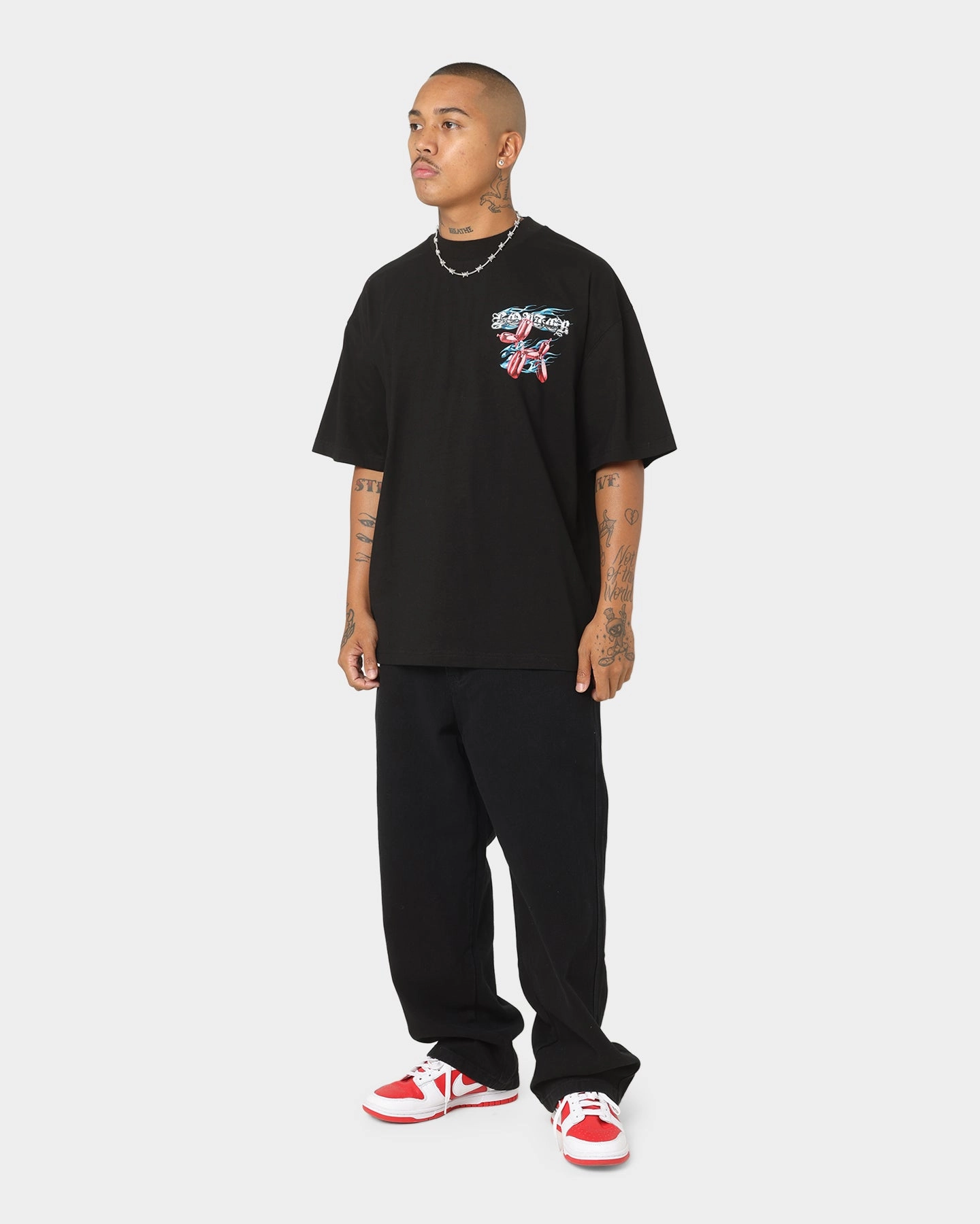 oversized but not shapeless Stretchable Armholes Loiter Chroma T-Shirt Black
