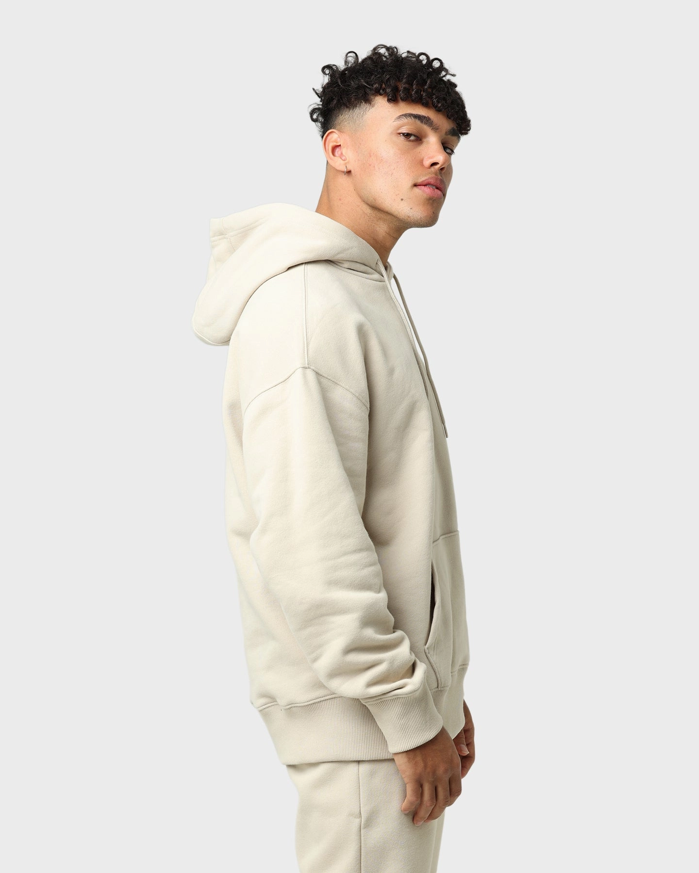 beach scene Weather Fit Tommy Jeans Signature Hoodie Savannah Sand
