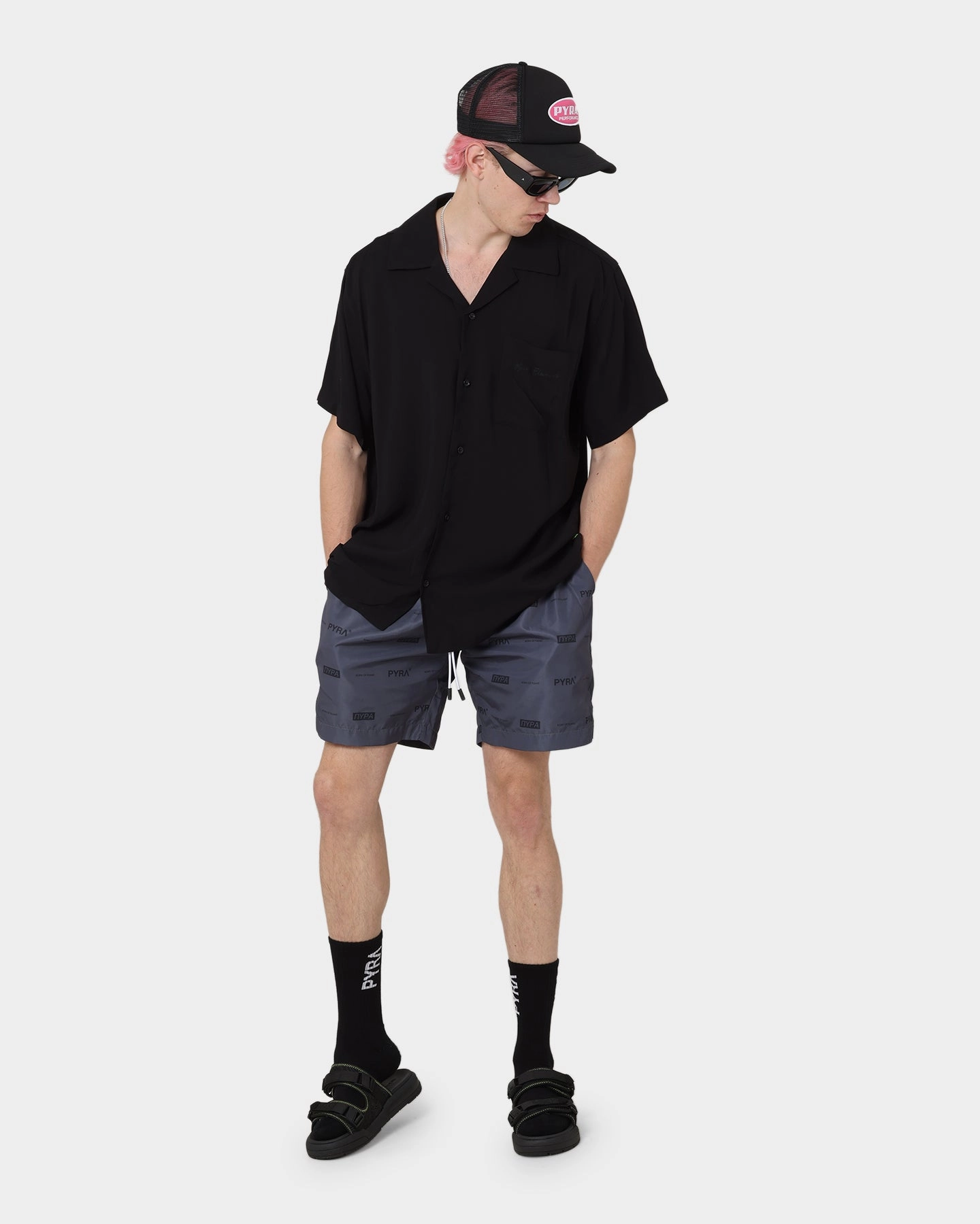 PYRA Parachute Shorts Black/Black Fitness Look Lightweight Weave