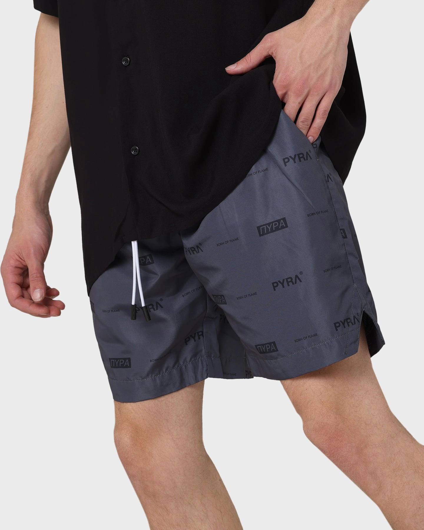PYRA Parachute Shorts Black/Black All Season artisanal quality