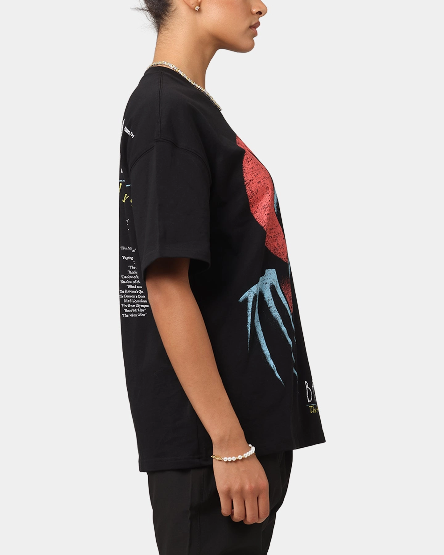 American Thrift X DC 1993 Batman Vintage T-Shirt Black Sleek Design Ribbed Collar Design