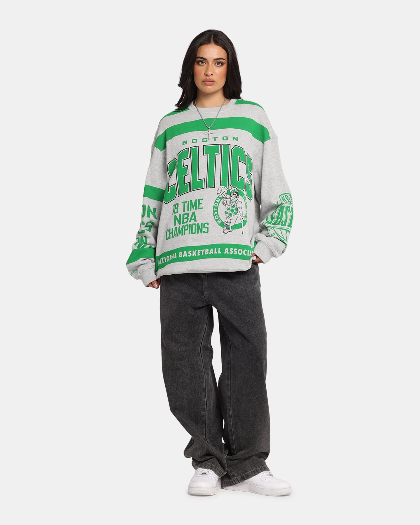 Mitchell & Ness Boston Celtics Letterform Crewneck Grey Marle/Official Team Color slim cut