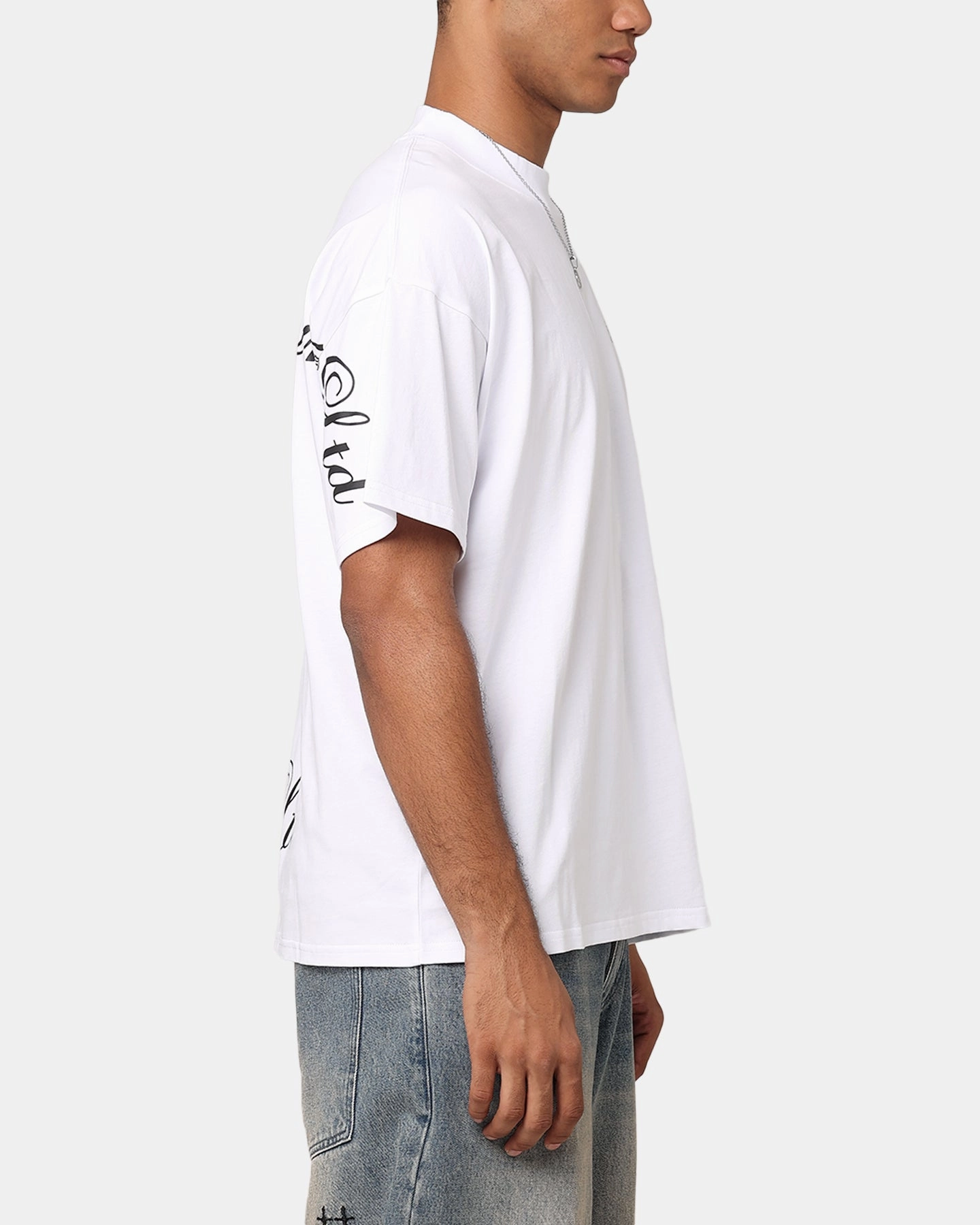 Carre Side Script Oversized T-Shirt White Fresh Style Trend