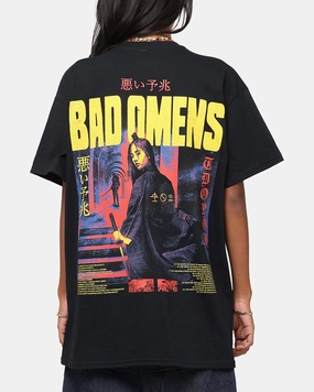 Fashion Must-Have Bad Omens Samurai Girl T-Shirt Black