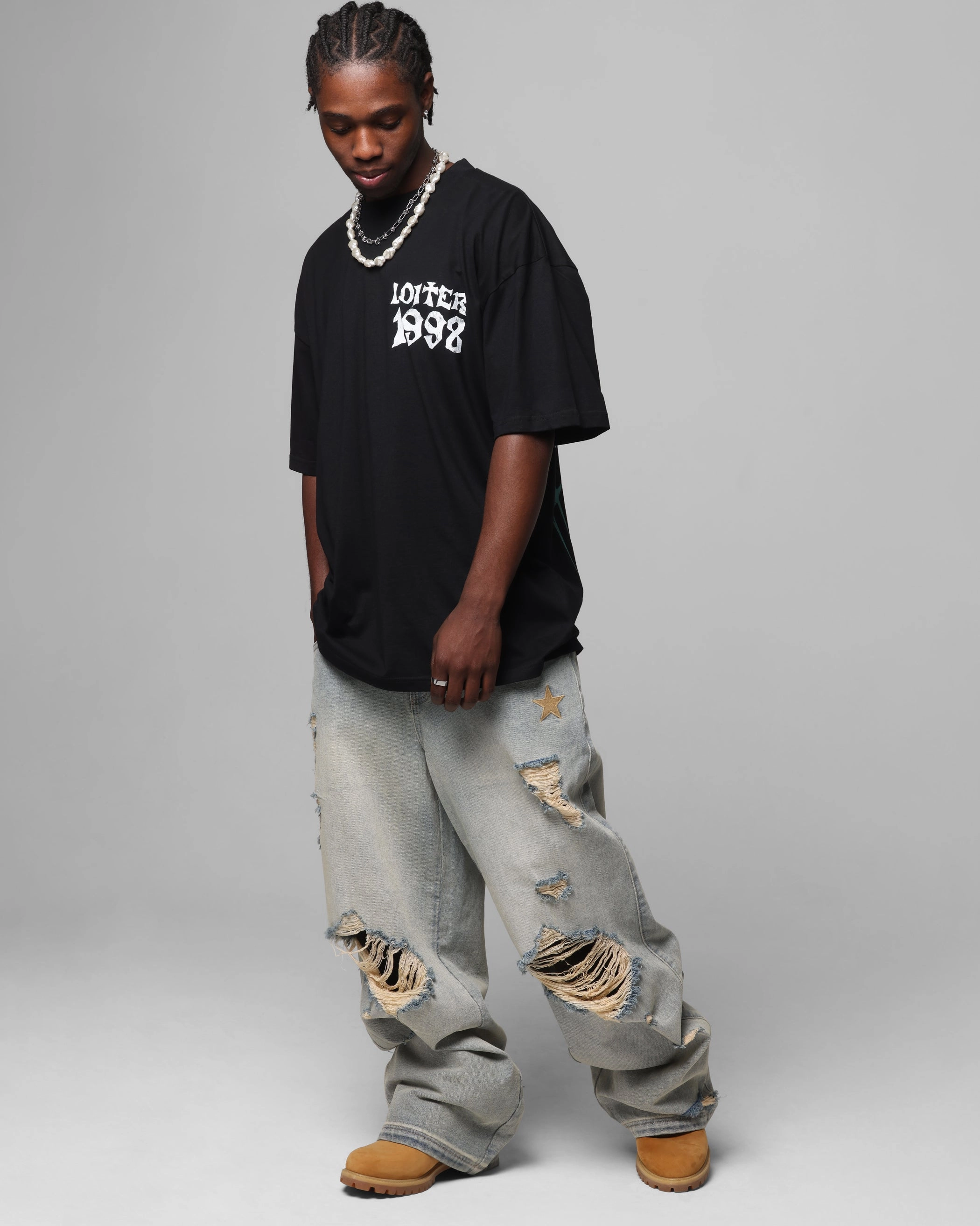 Loiter Staple Logo Drop T-Shirt Black Simple and Cozy Soft Touch Texture