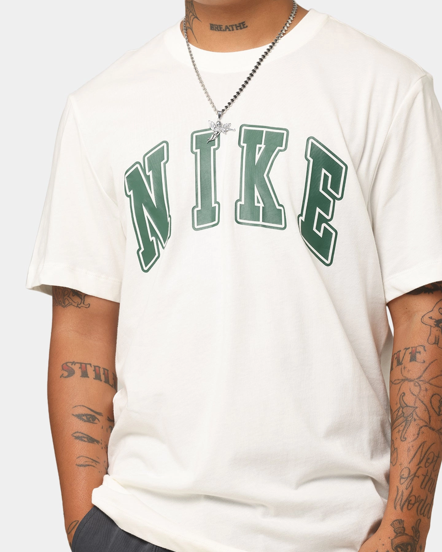 Nike Sportswear Club T-Shirt Sail Versatile Style