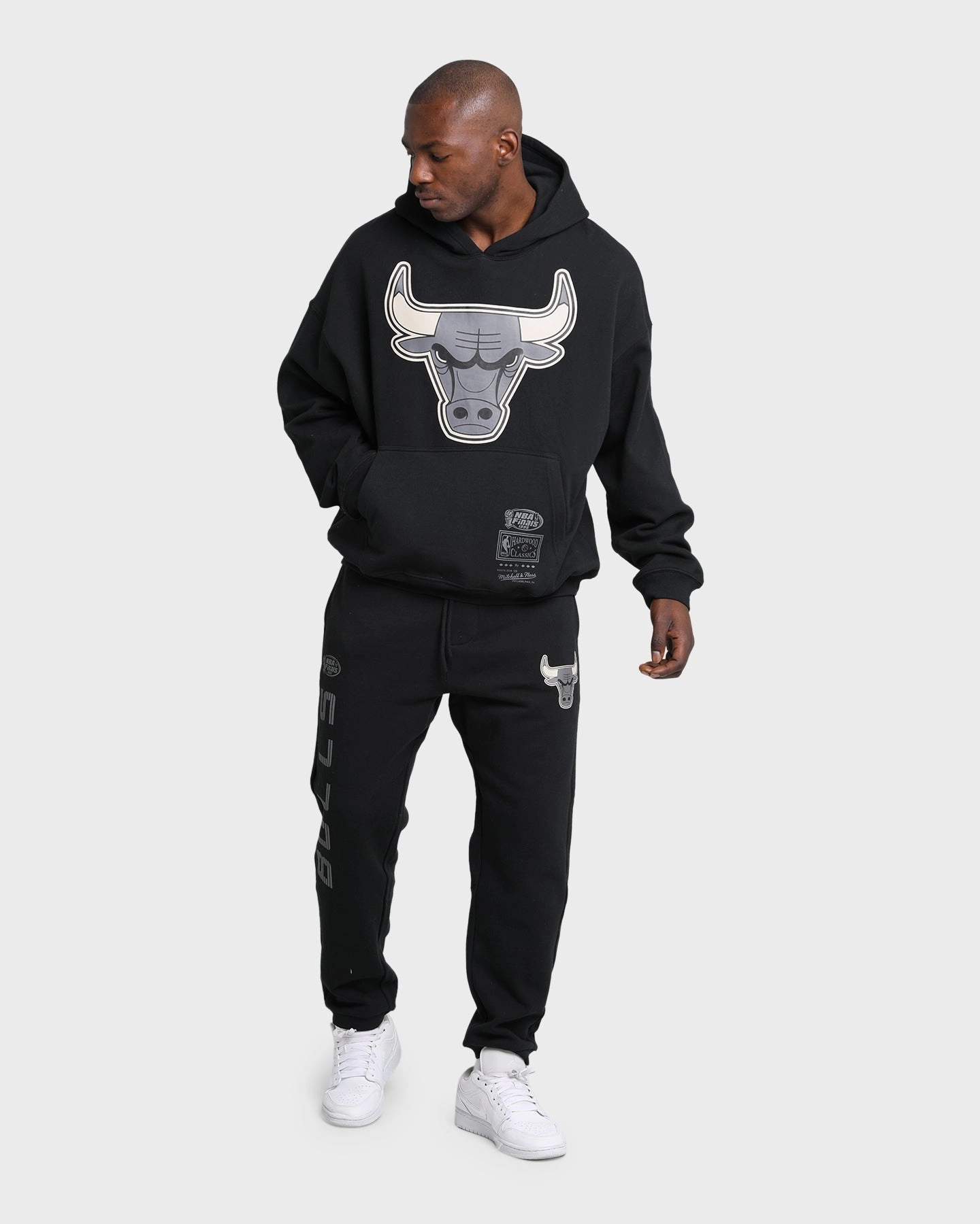 Mitchell & Ness Chicago Bulls Bleach Logo Hoodie Black Layered