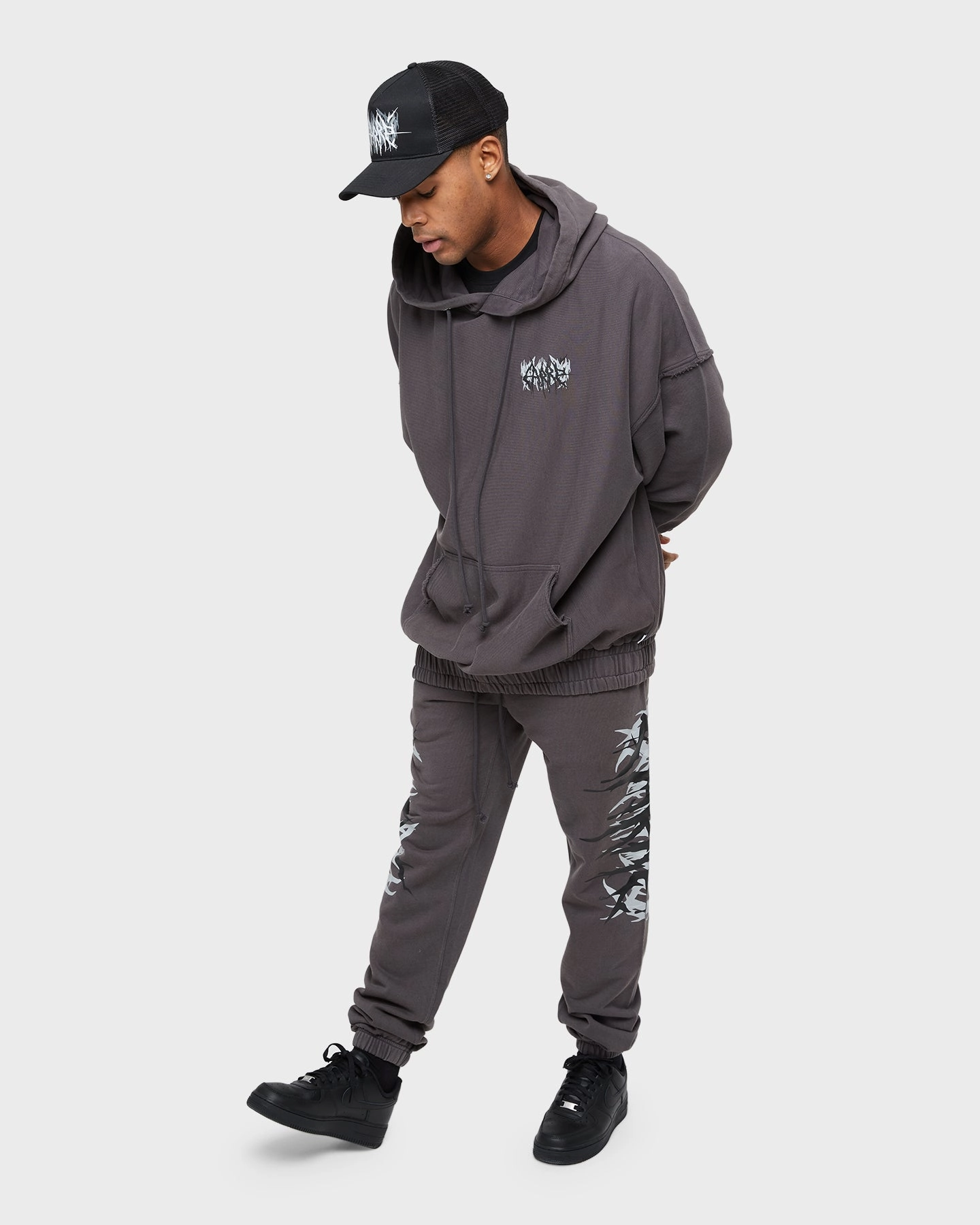 Mountain pilots Carre Metalle Distressed Hoodie Washed Grey