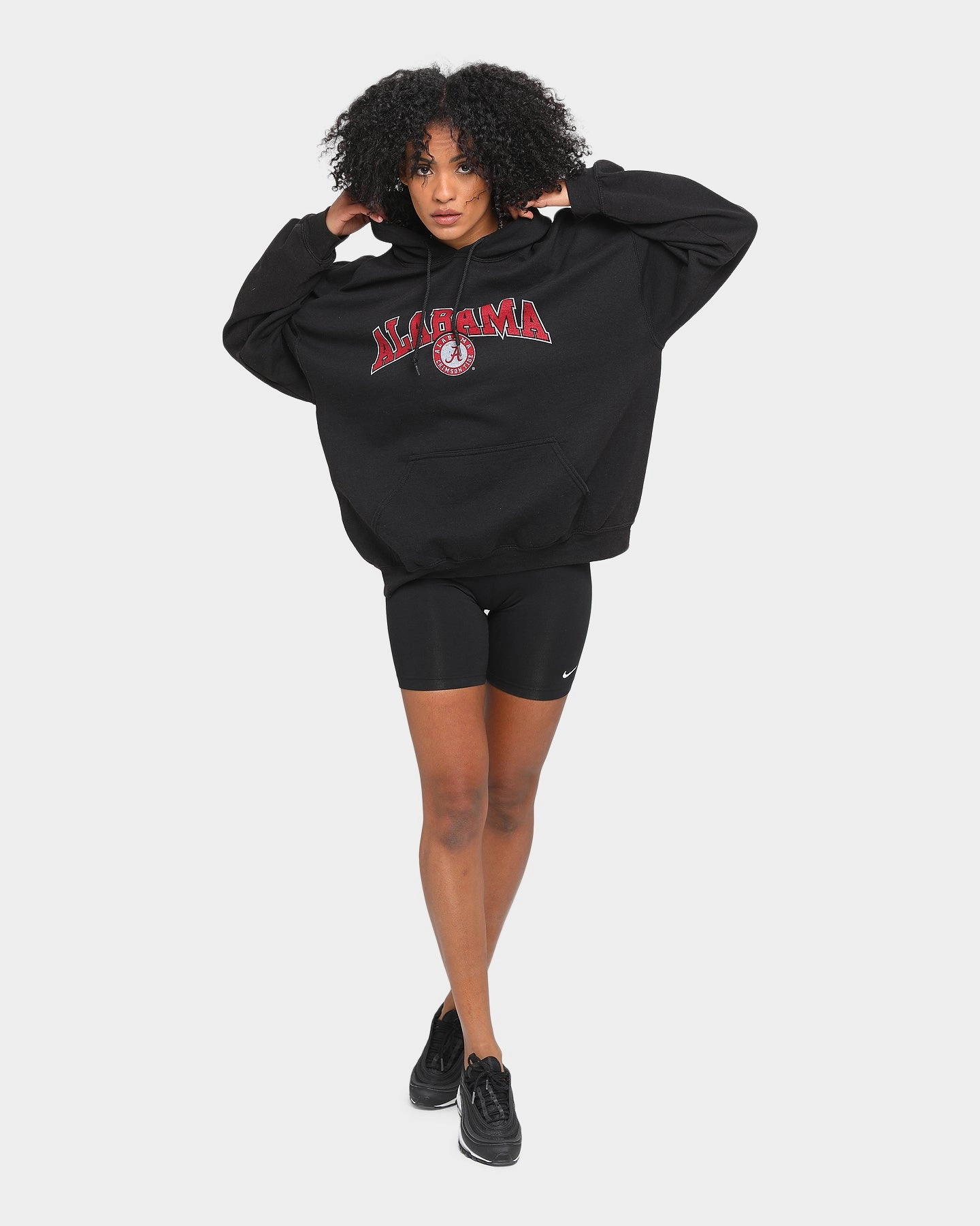 NATIONAL COLLEGIATE ATHLETIC ASSC Alabama Vintage Arch Hoodie Vintage Black suitable for land sports Opportunity