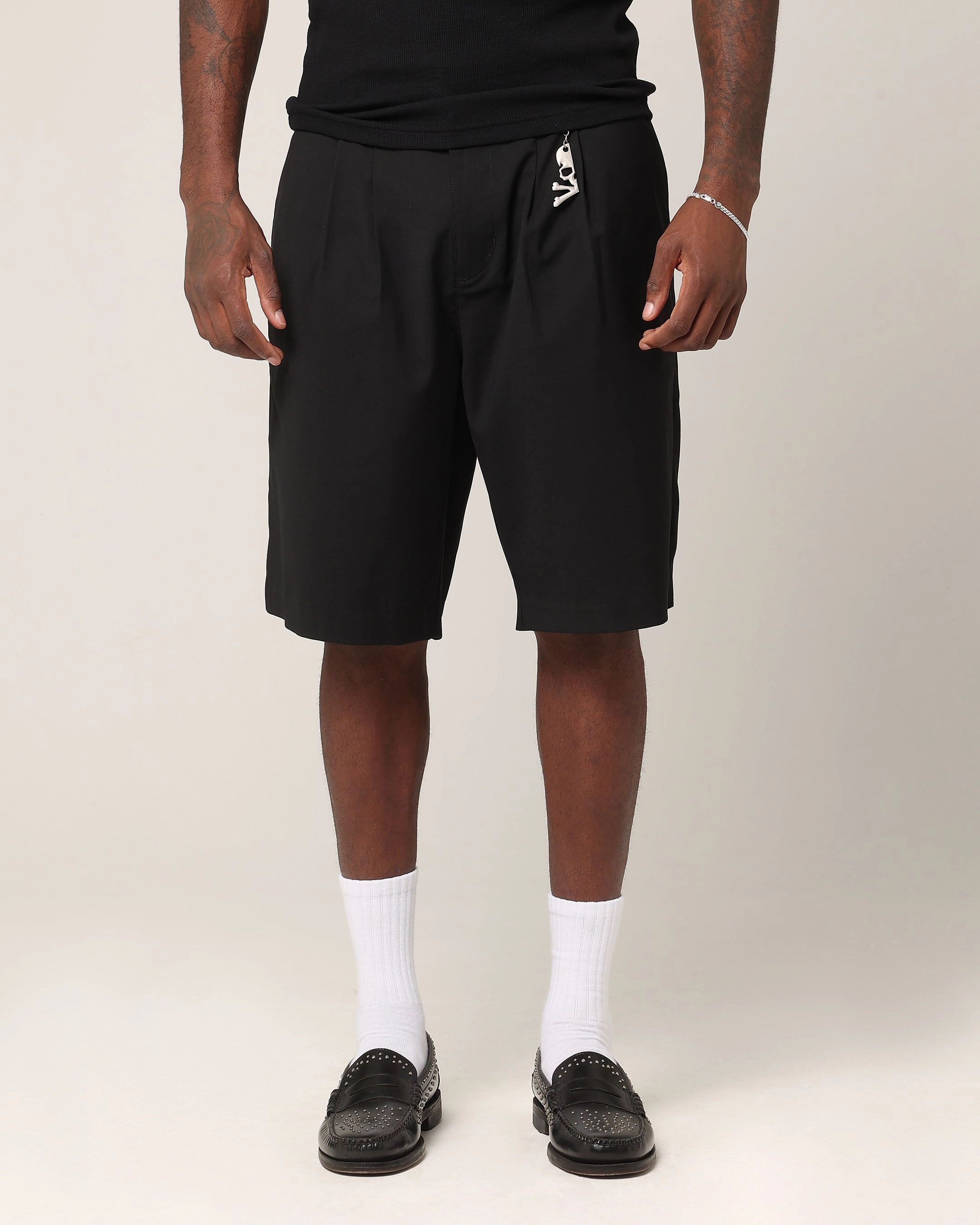 Wrinkle Resistant Finish Moisture Controlled Lining Saint Morta Baggy Trouser Shorts Black