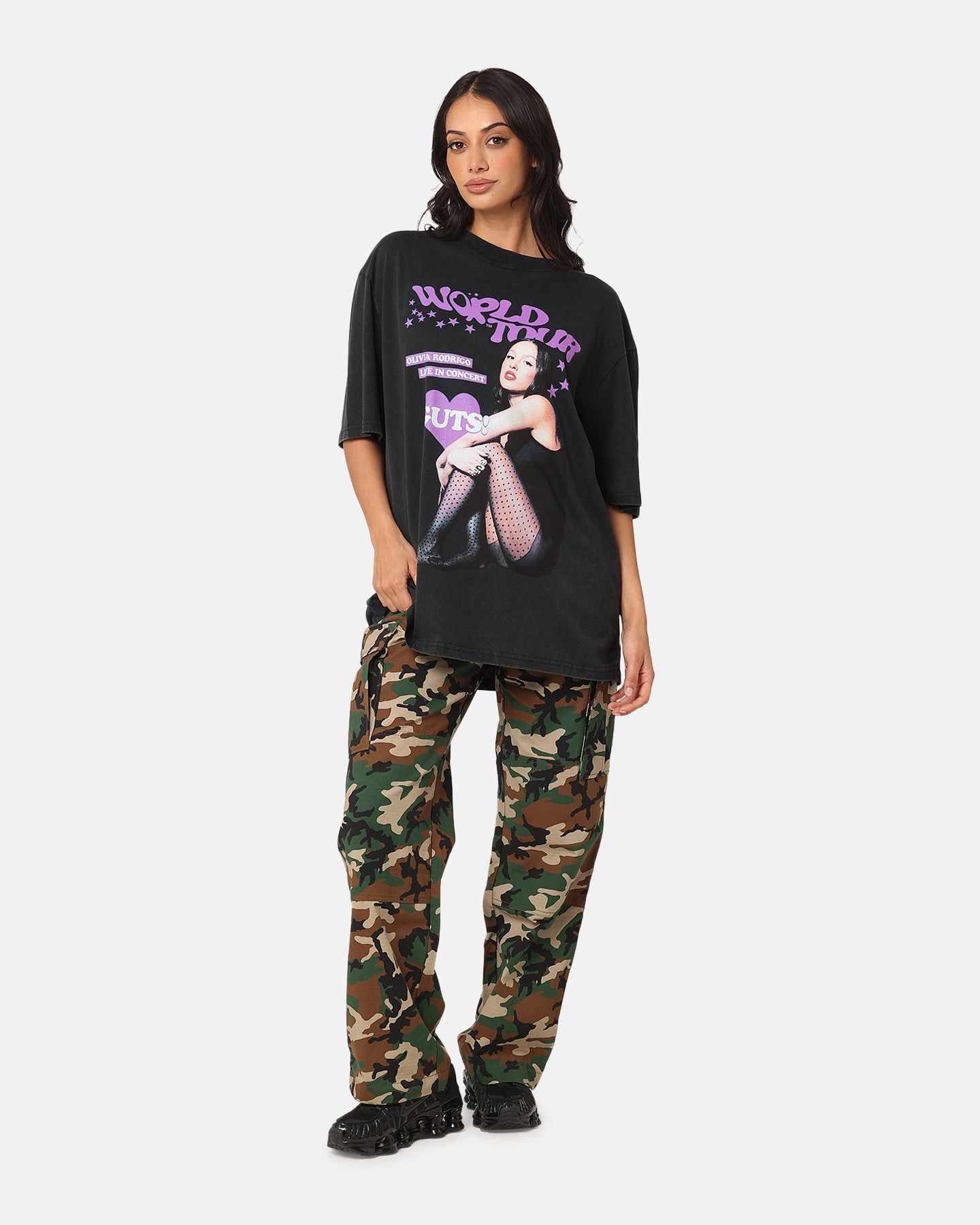 Stylish Design Wrinkle Resistant Texture Bravado Olivia Rodrigo Guts T-Shirt Washed Black