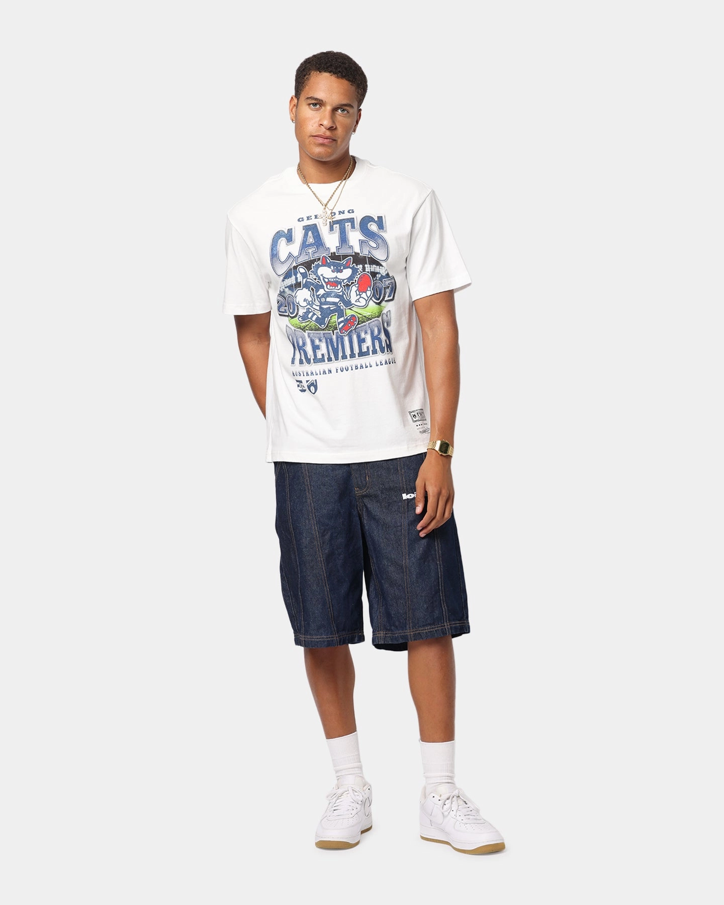 Mitchell & Ness Geelong Cats Mascot T-Shirt Vintage White Smart Fit Comfortable Wear