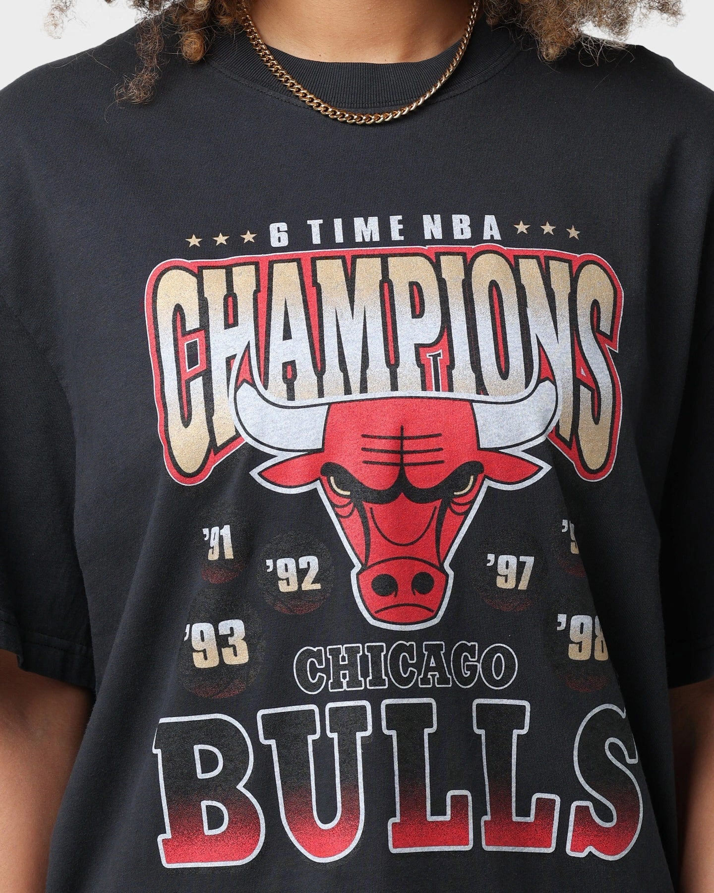 Mitchell & Ness Chicago Bulls Vintage Champ T-Shirt Black Effortless Wear Relaxed and Comfy