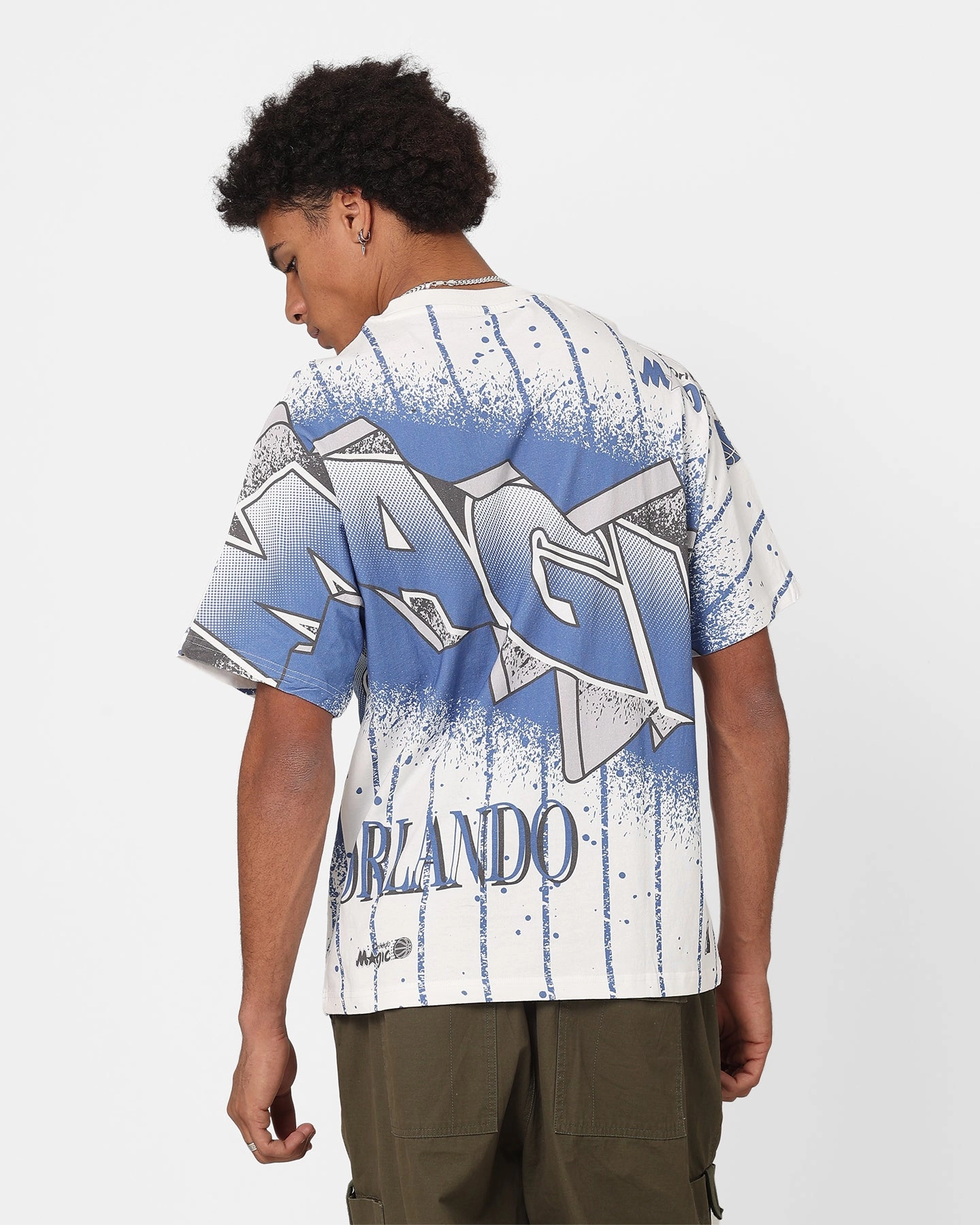 Bohemian Adjustable Hem Mitchell & Ness Orlando Magic Earthquake T-Shirt Vintage White
