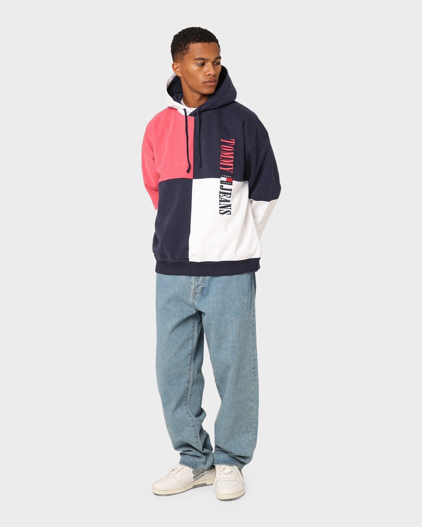Tommy Jeans TJM Skater Archive Block Hoodie Twilight Navy suitable for dance parties Urban