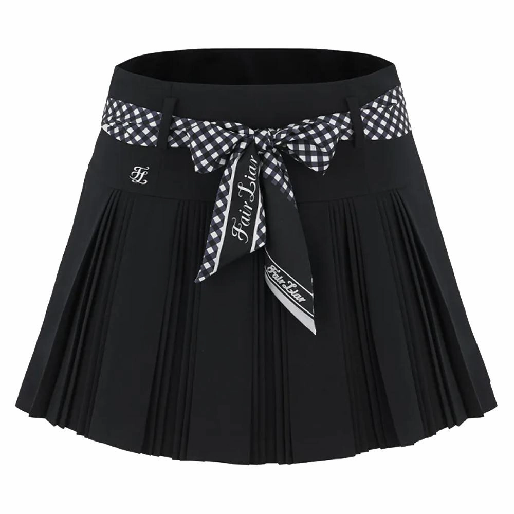 Fairliar Scarf Set Pleated Golf Skirt Black - SS24 Women Outfit Shot