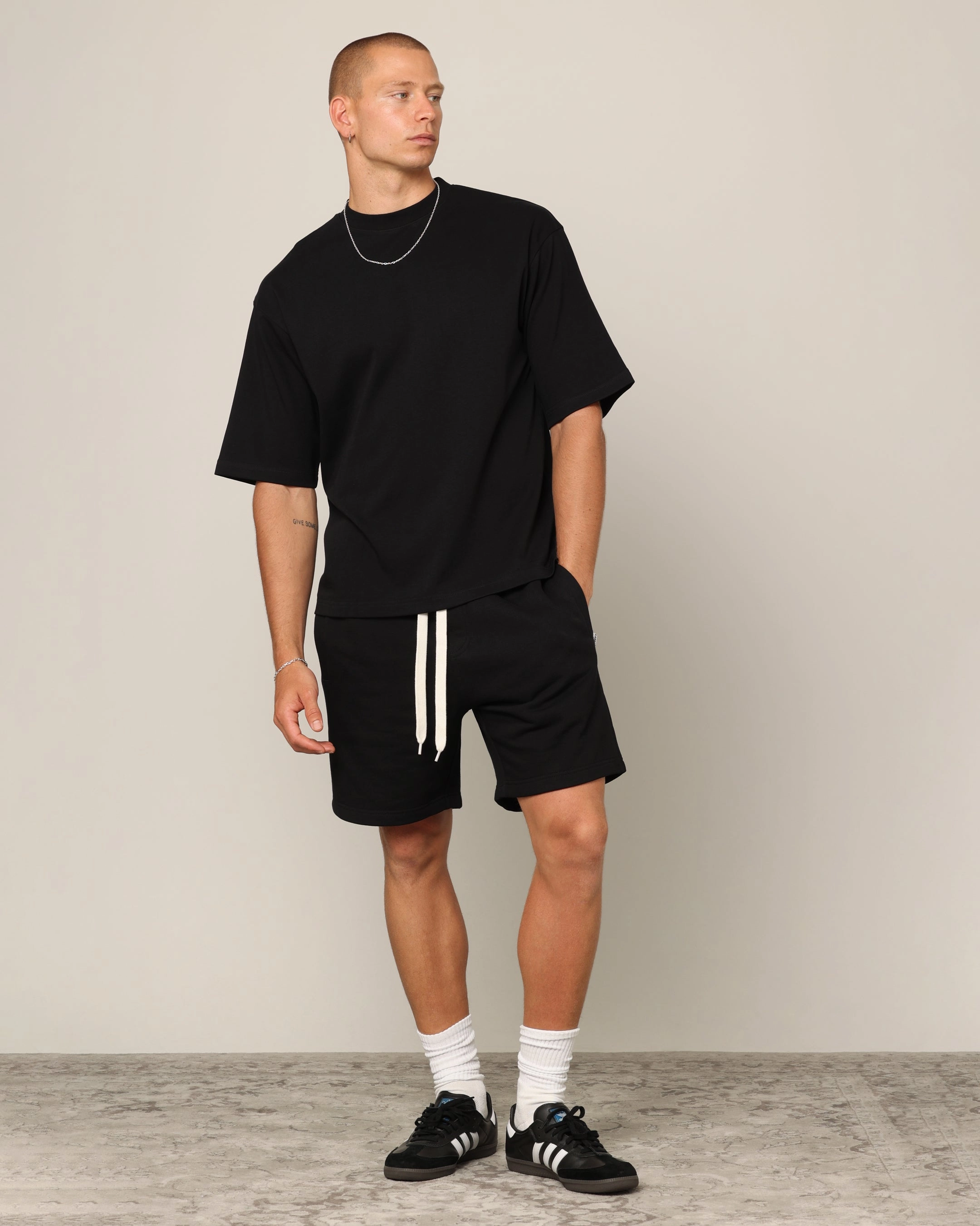 Carr?? Blanc Classic Sweat Shorts Black On-The-Go Style