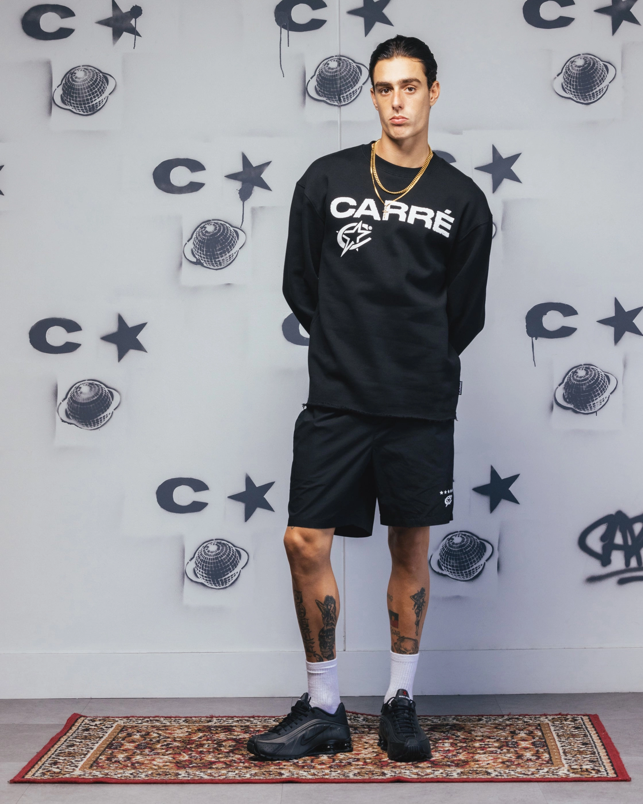 Carre Blackout Crewneck Black Quilted Stitching Pattern