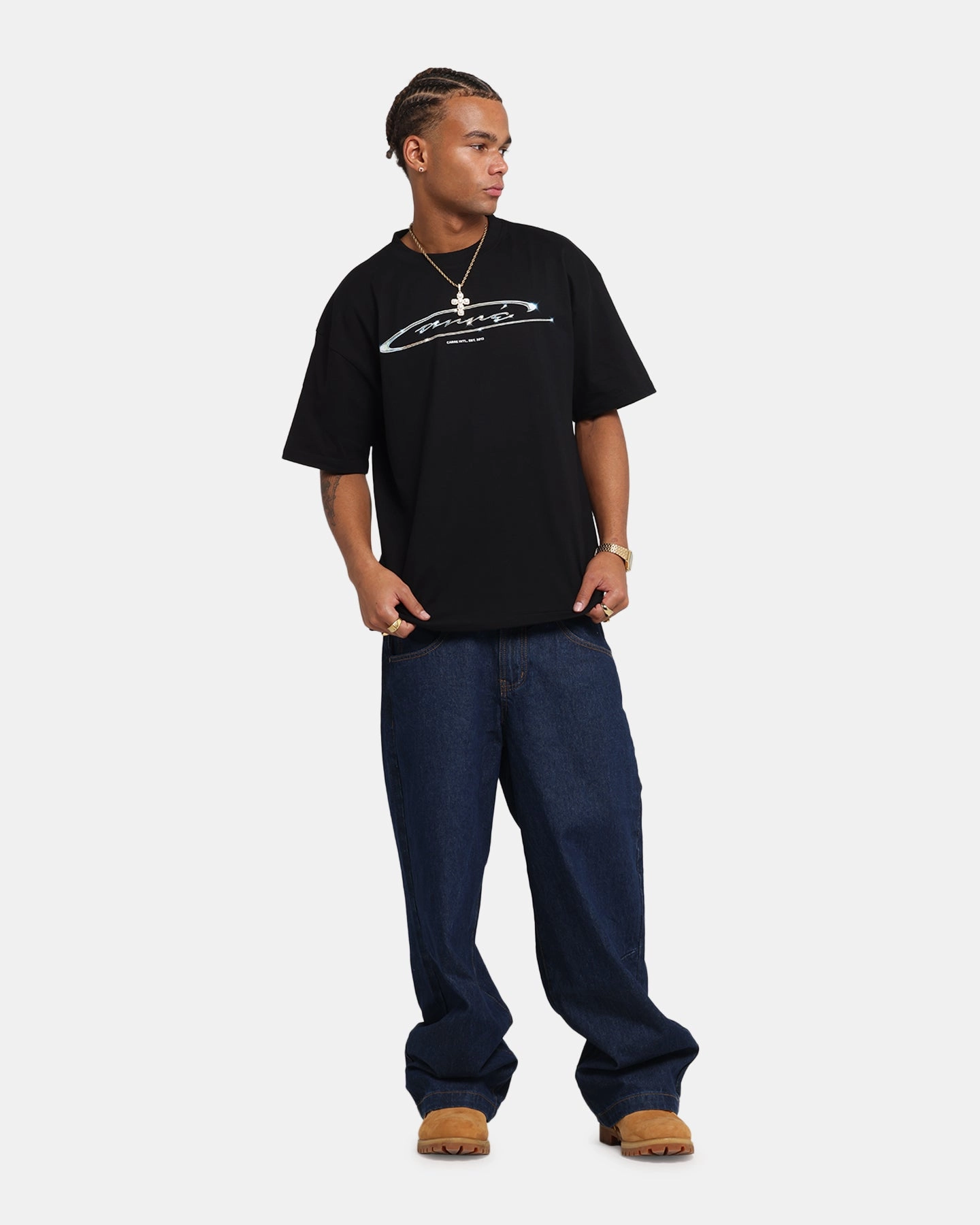 Classic Color Weekend Outfit Carre Cold Shine T-Shirt Black