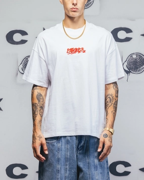 Carre Embroidered Graffiti T-Shirt White Elegant and Relaxed