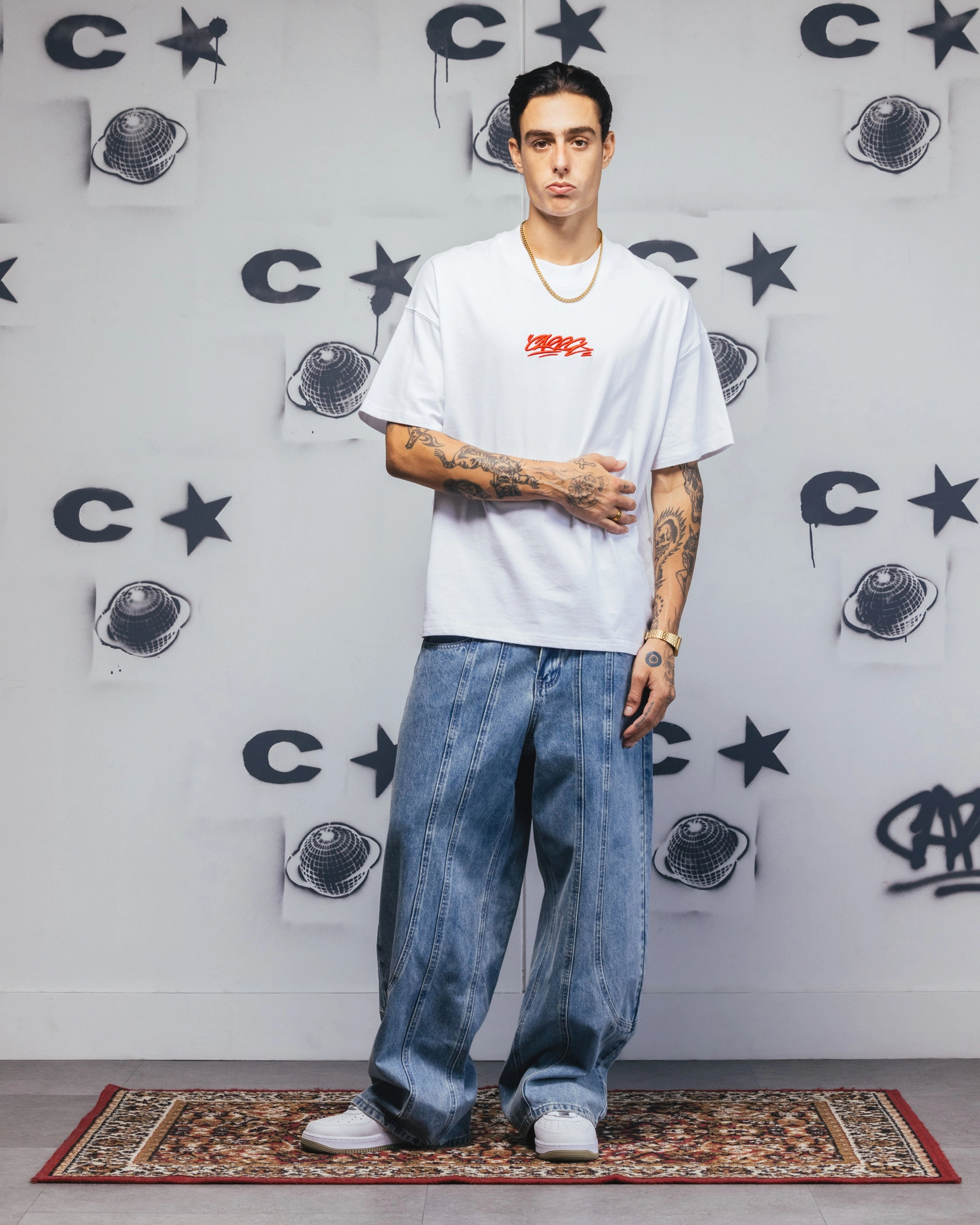 Timeless and Chic Carre Embroidered Graffiti T-Shirt White