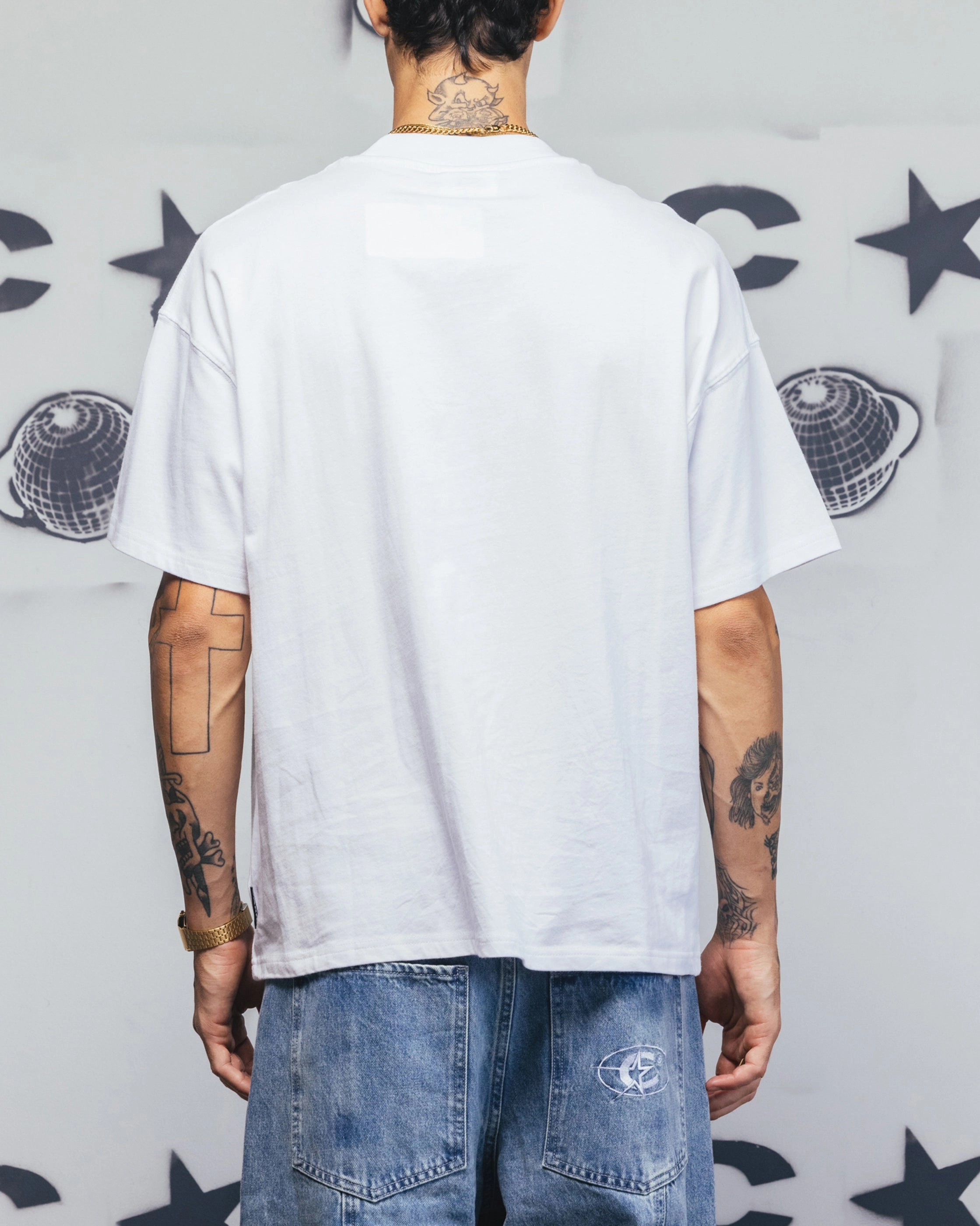 Modern Style ColorfastFabricTech Carre Embroidered Graffiti T-Shirt White