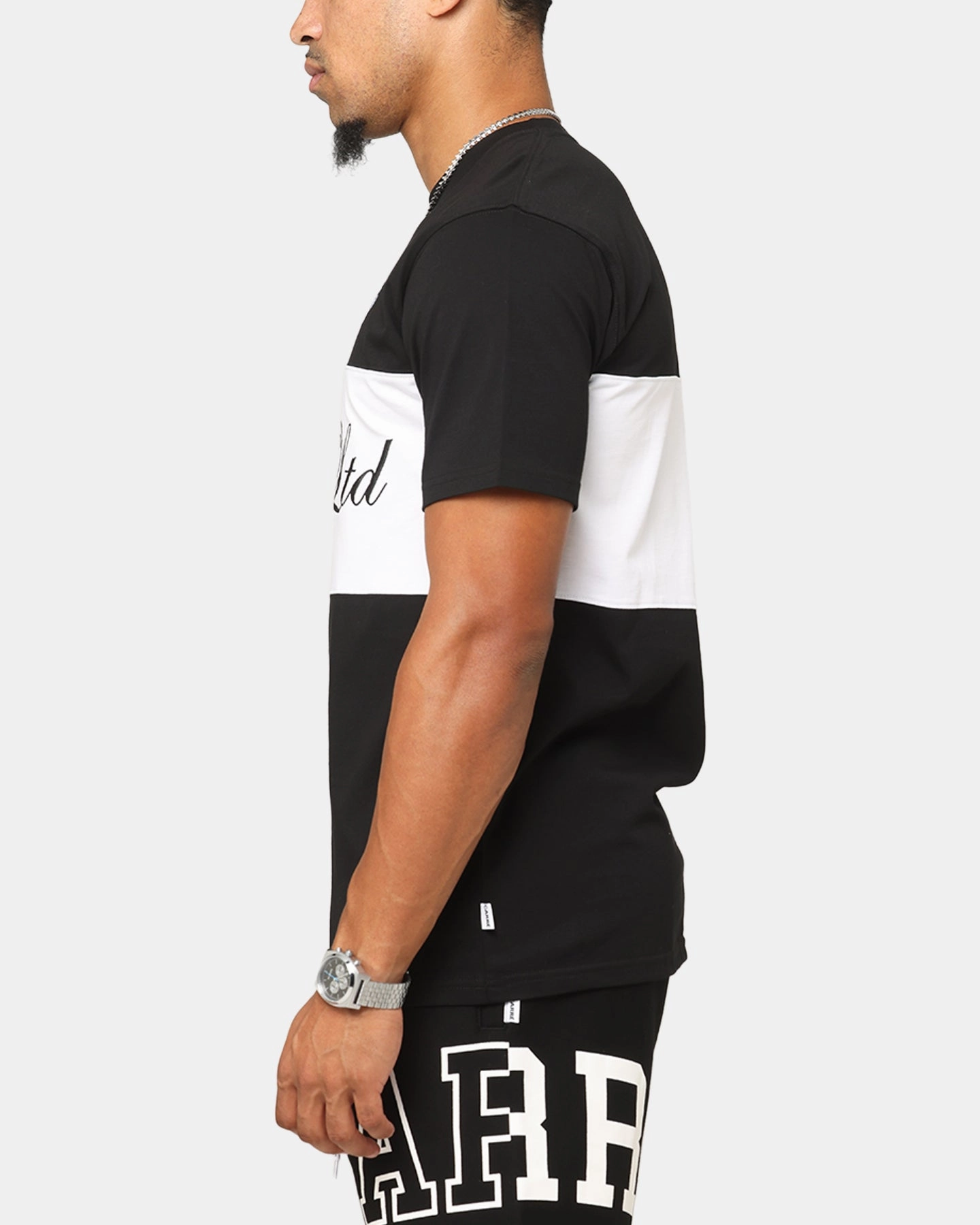 Simple Fashion Easy and Relaxed Carre Established Panel T-Shirt Black/White