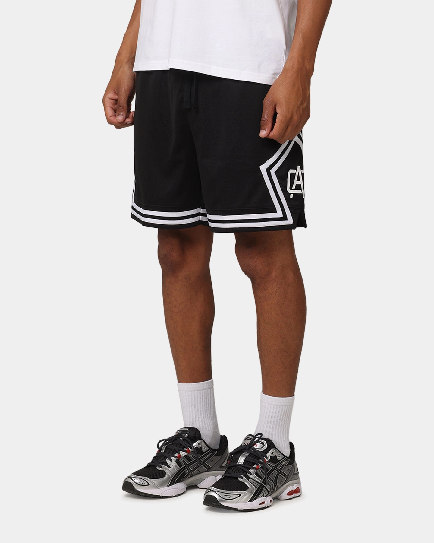Quick Change Friendly Smooth Flatlock Seams Carre Fold Mesh Basketball Shorts Black/White
