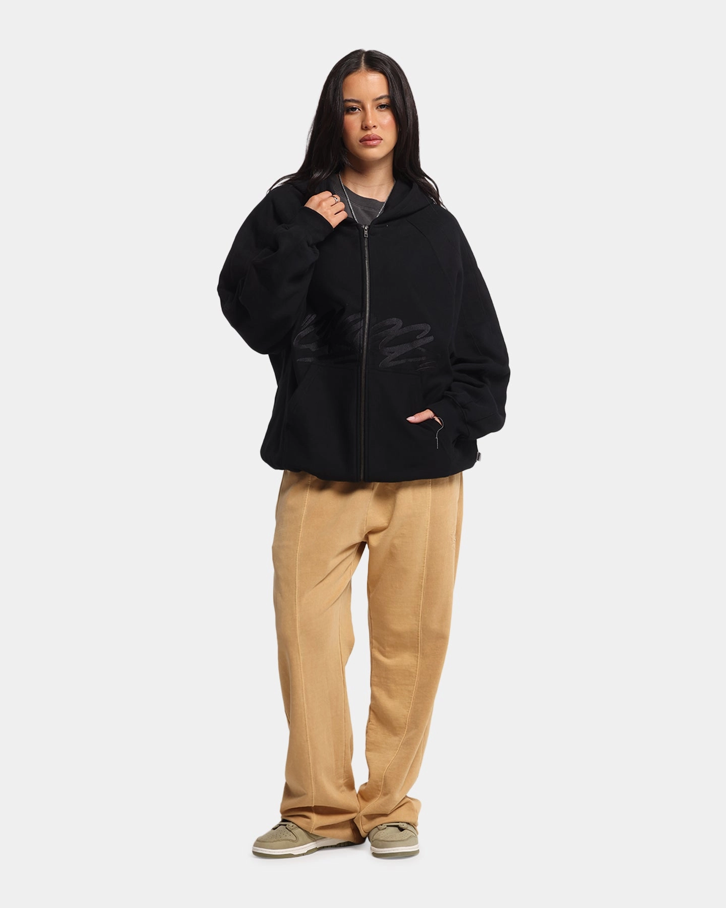 Smooth Finish Minimalist Style Carre Grit Hoodie Black