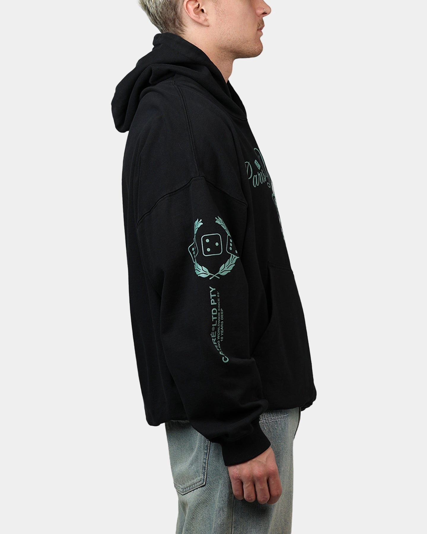 Durable Seams Carre Hooper Hoodie Black